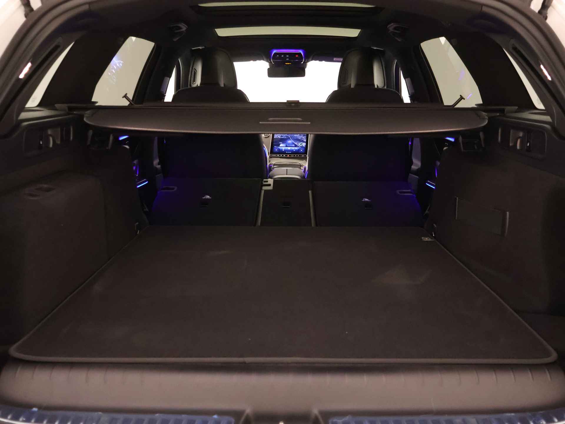 Mercedes-Benz C-Klasse Estate 300 e Star Edition AMG Line Plus | Nightpakket | Parkeerpakket met 360°-camera | KEYLESS GO-comfortpakket | Burmester® 3D surround sound system | Memorypakket | EASY PACK achterklep | - 38/39