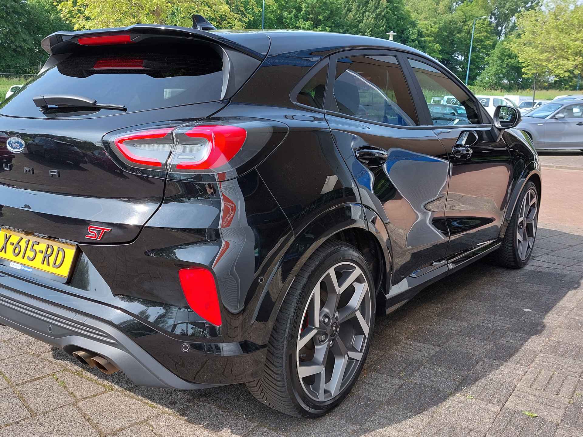 Ford Puma 1.5 EcoBoost 200pk ST-X Performance-Pack | Navi + Apple Carplay | Clima | Cruise | B&O Sound | Keyless Entry | Pdc V+A+Assist+Camera | Dodehoek+Rijstrooksensor | Privacy Glass | 19''lm - 45/51