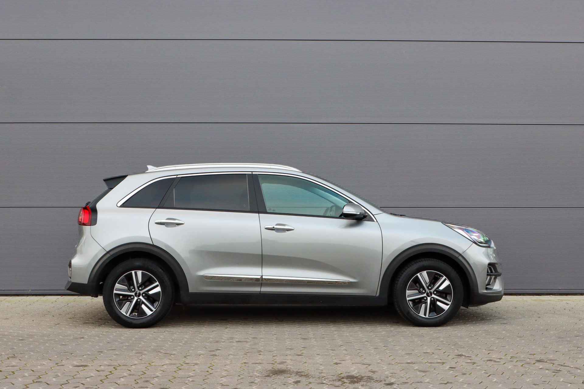 Kia Niro 1.6 GDi PHEV ExecutiveLine | Adaptieve cruise | Leer | Schuifdak | Rijklaarprijs - incl.garantie - 19/45