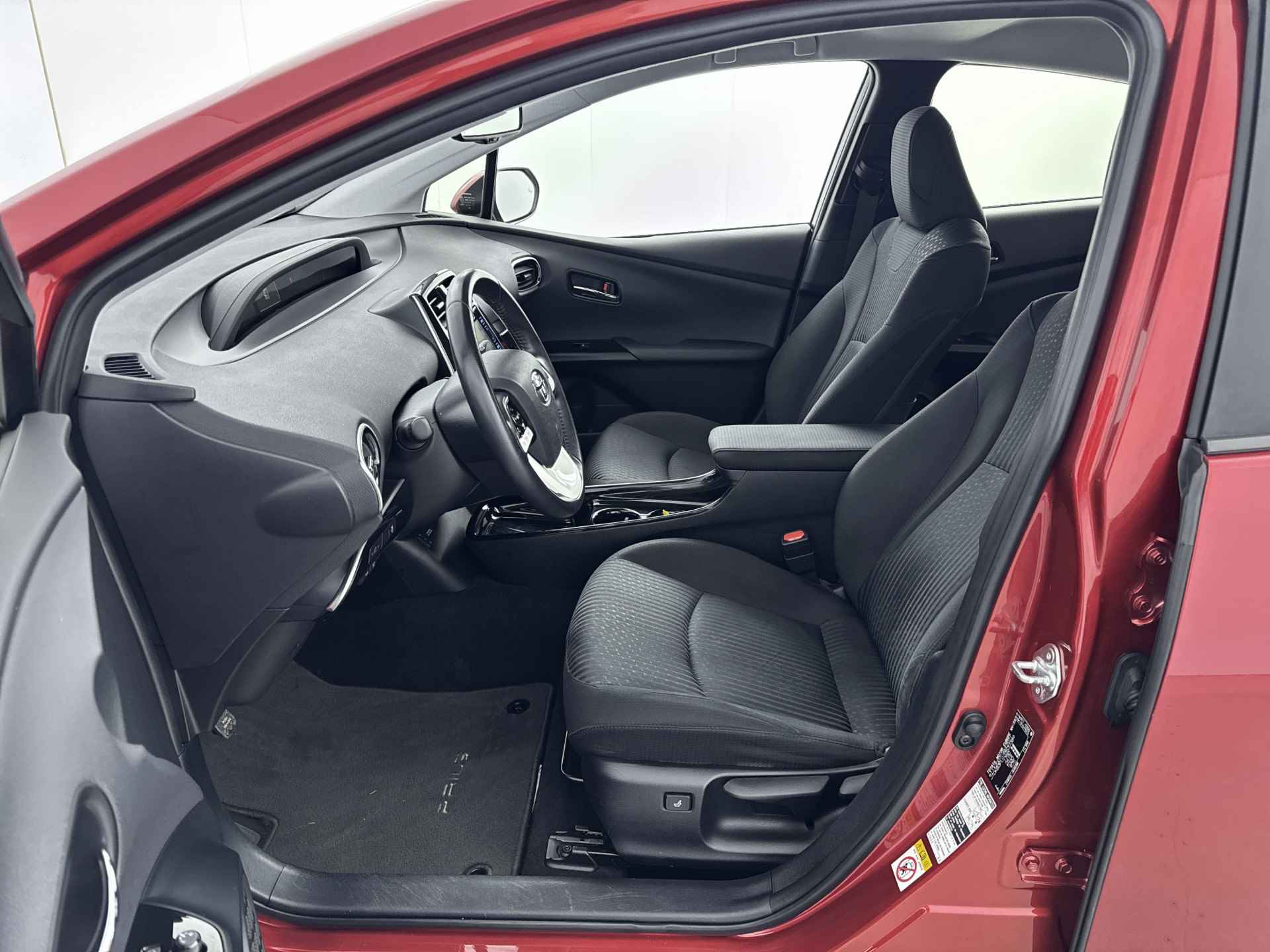 Toyota Prius 1.8 Business Plus | Navigatie | Head-up Display | Stoelverwarming | - 19/41