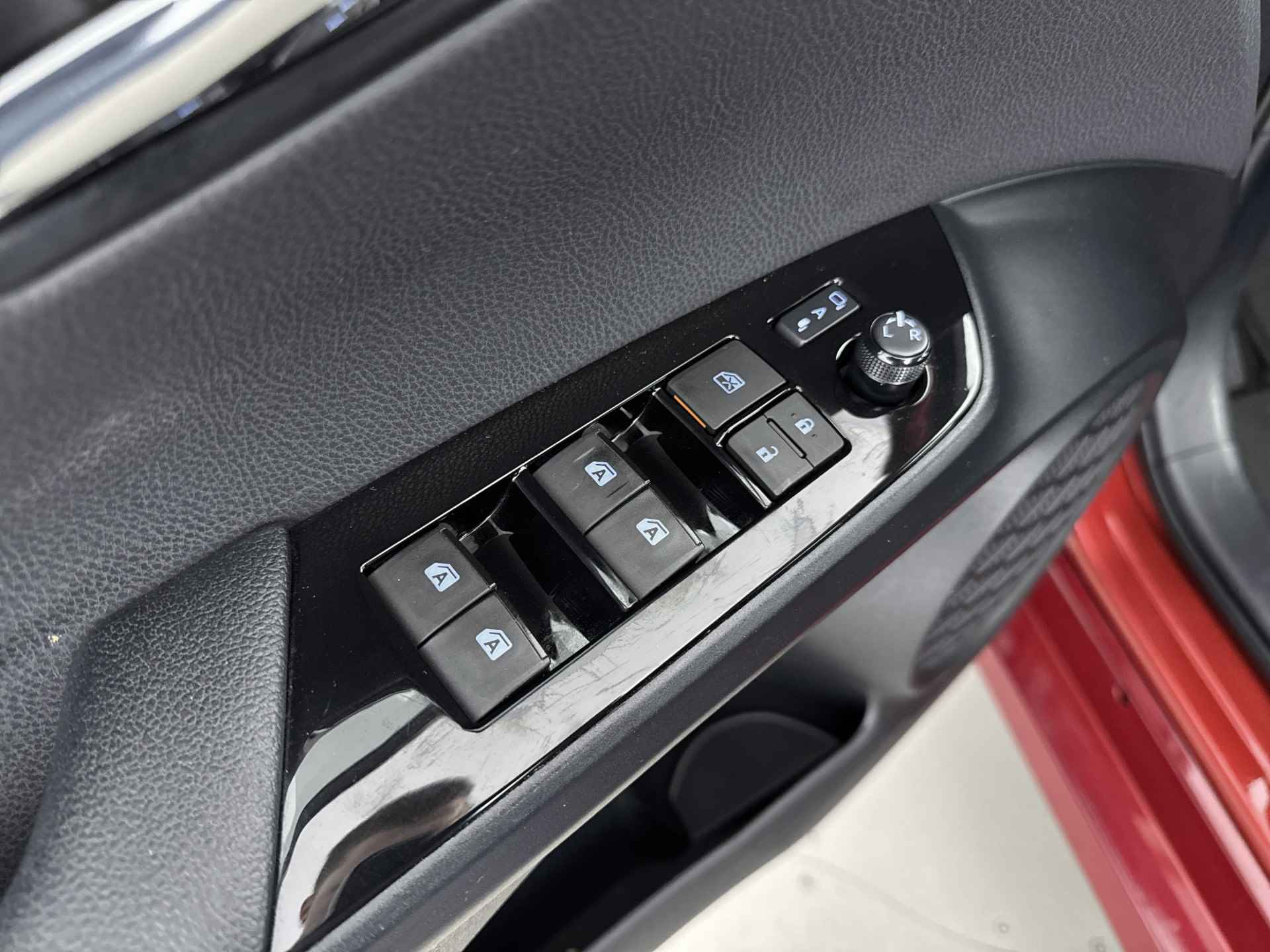 Toyota Prius 1.8 Business Plus | Navigatie | Head-up Display | Stoelverwarming | - 32/41