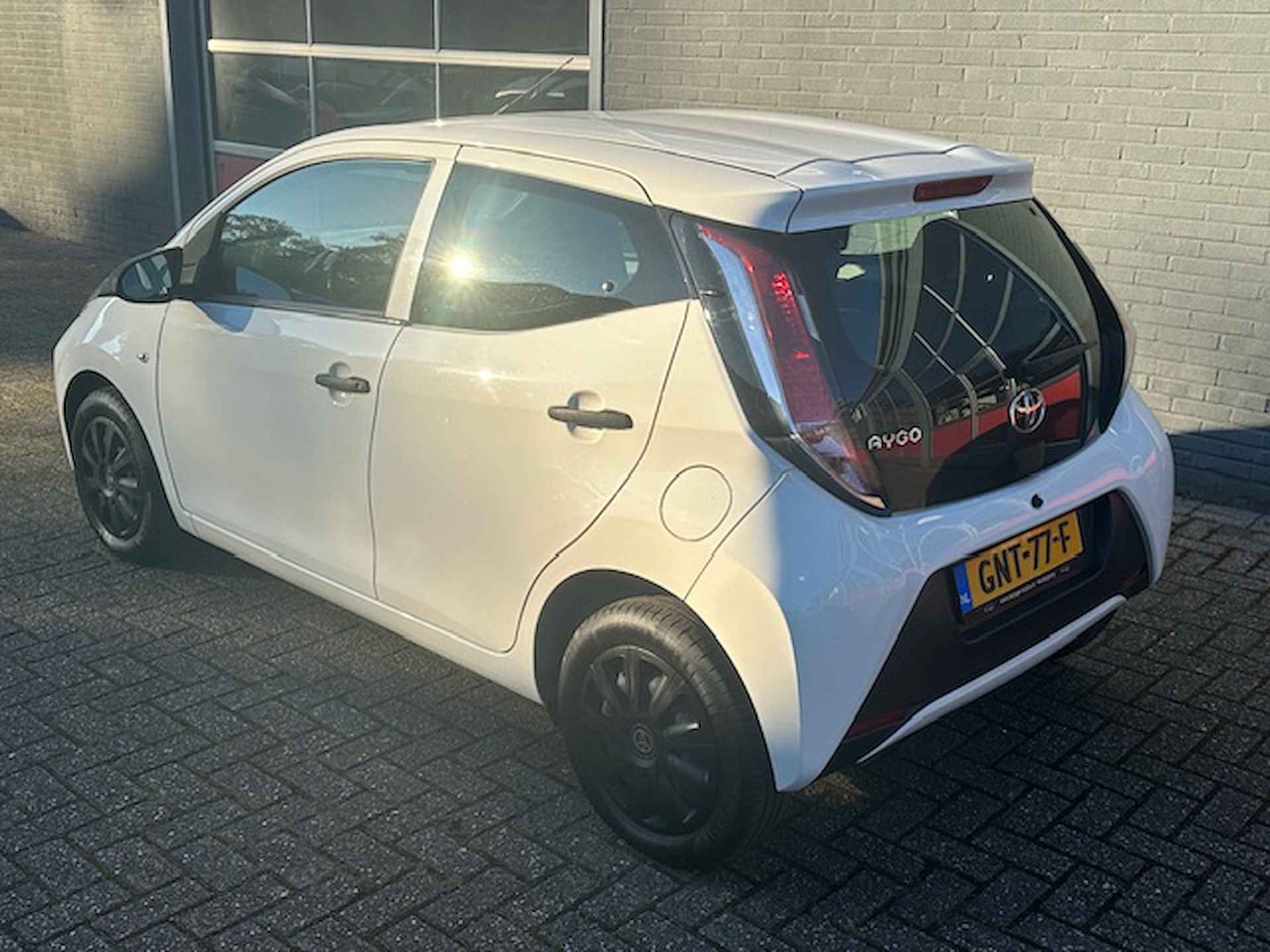 Toyota Aygo 1.0 VVT-i x-fun - 4/16