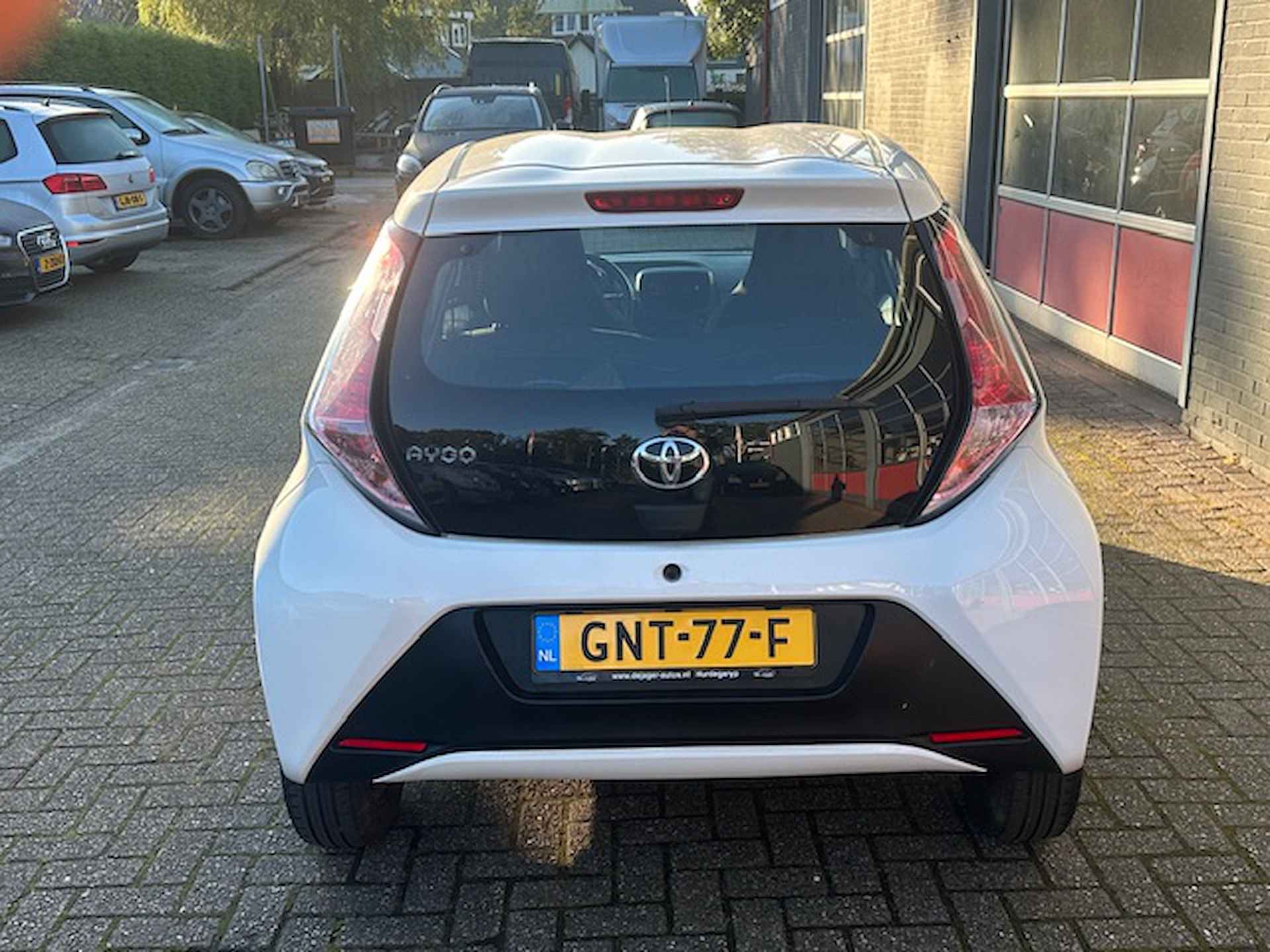 Toyota Aygo 1.0 VVT-i x-fun - 10/16