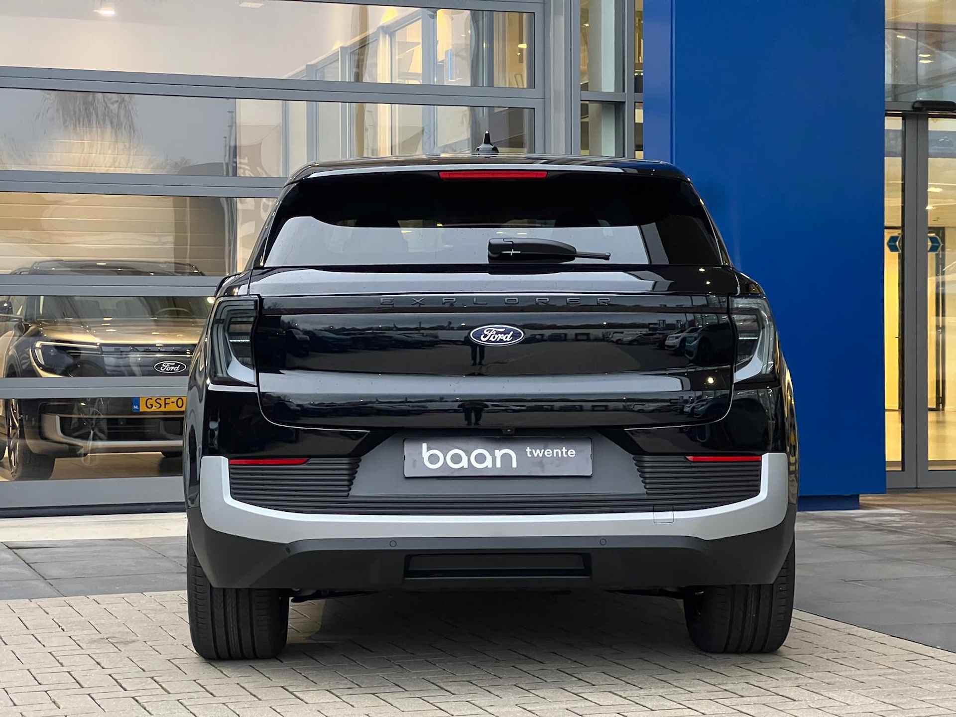 Ford Explorer Extended Range RWD 77 kWh  GRATIS laadpaal (i.c.m. options) Driver ass. pack | All-seasonbanden | Metallic lak Ford options 0,99% | Private lease vanaf €524 | Fordvoordeel €1000,- - 12/29