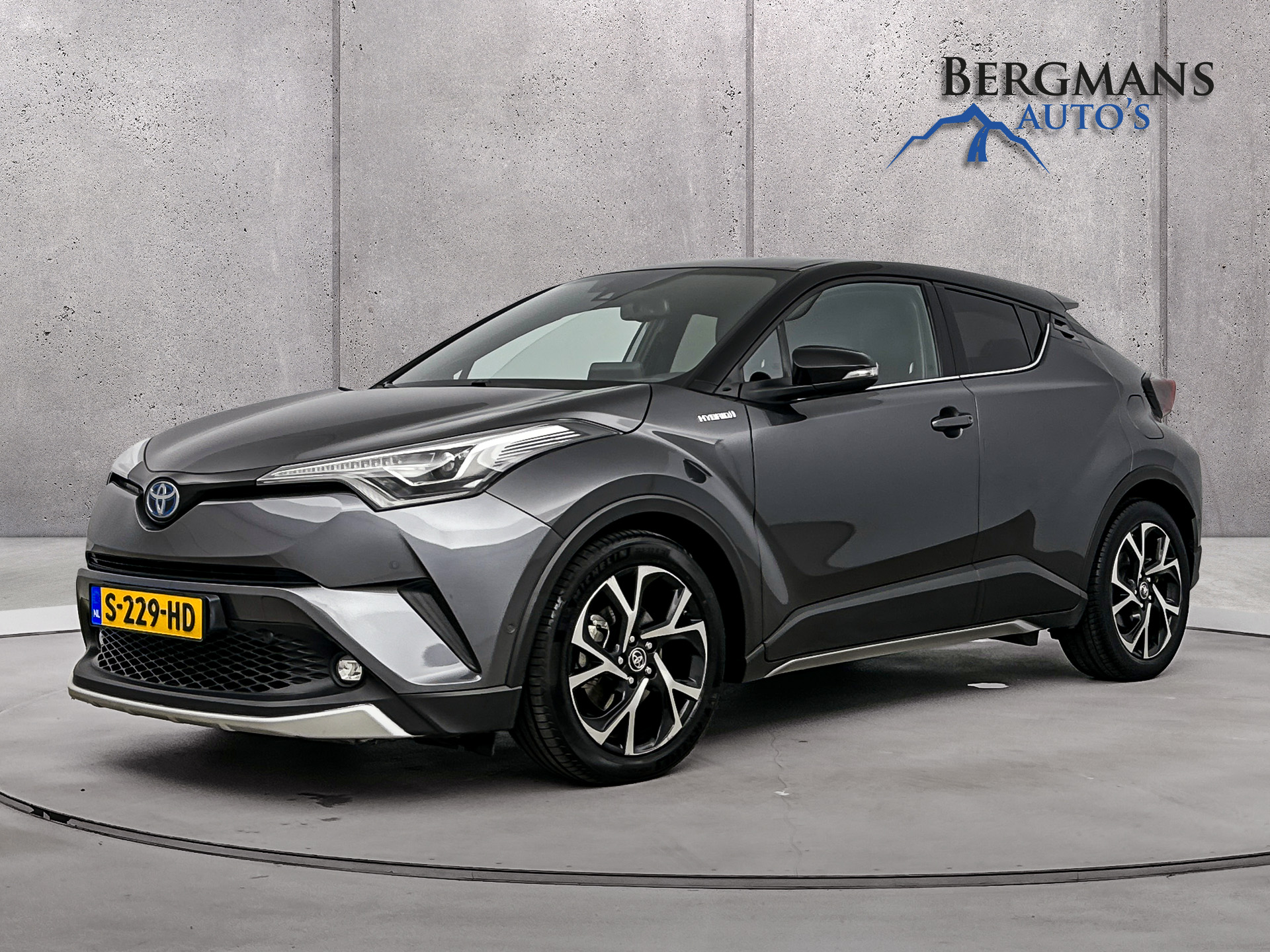 Toyota C-HR 1.8 Hybrid Bi-Tone // TREKHAAK // LEDER //