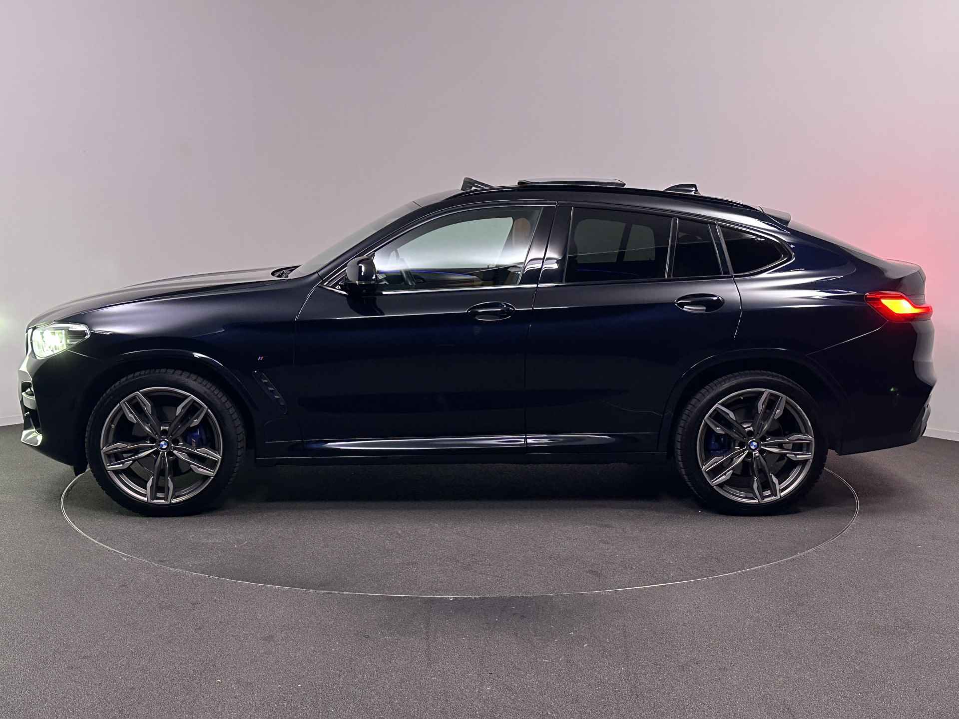 BMW X4 xDrive20i M-Sport | Panodak | Leder | Head-up Display | 21'' L.M | Camera | Led | Stoelverwarming | - 3/47