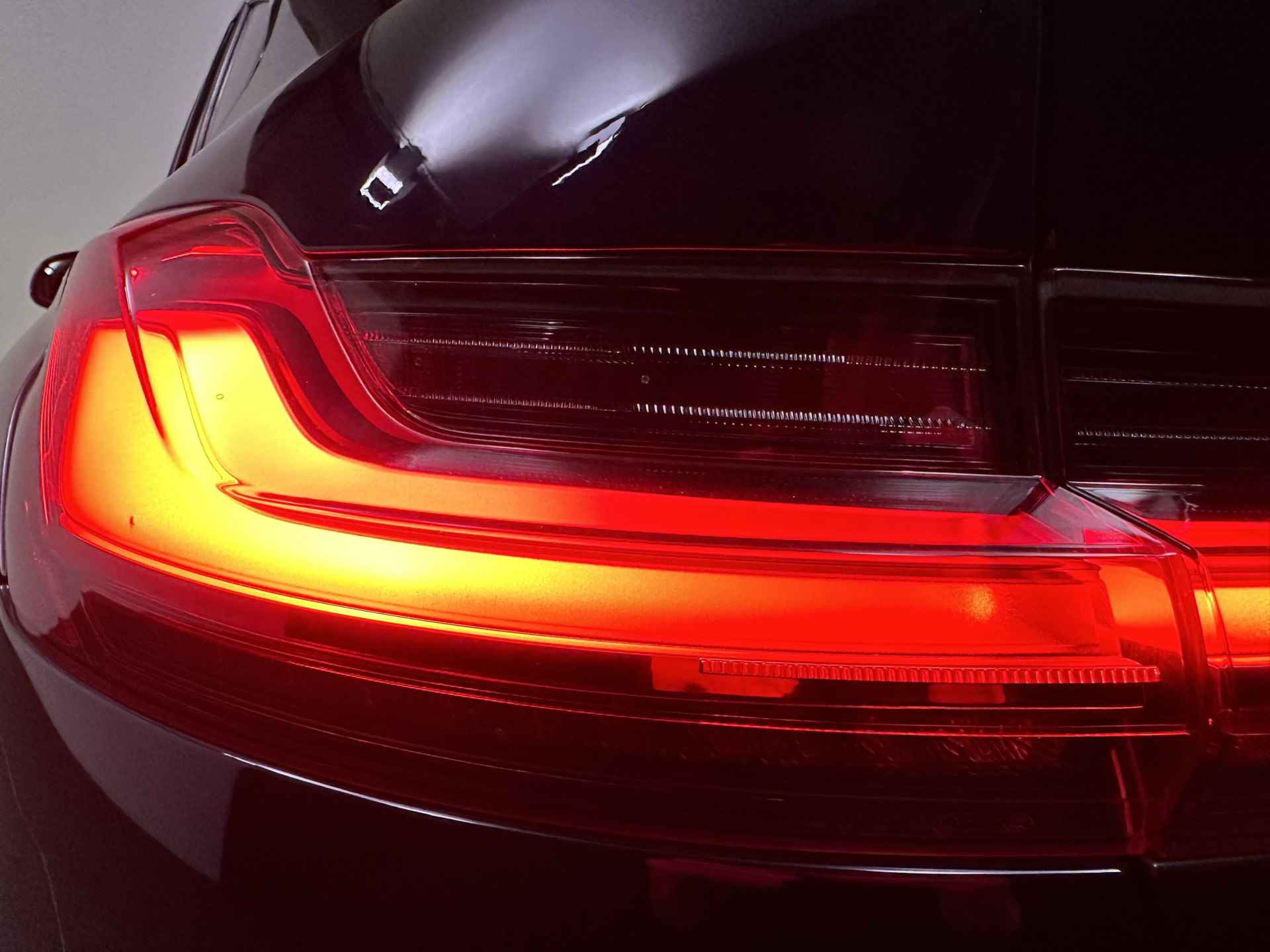 BMW X4 xDrive20i M-Sport | Panodak | Leder | Head-up Display | 21'' L.M | Camera | Led | Stoelverwarming | - 27/46