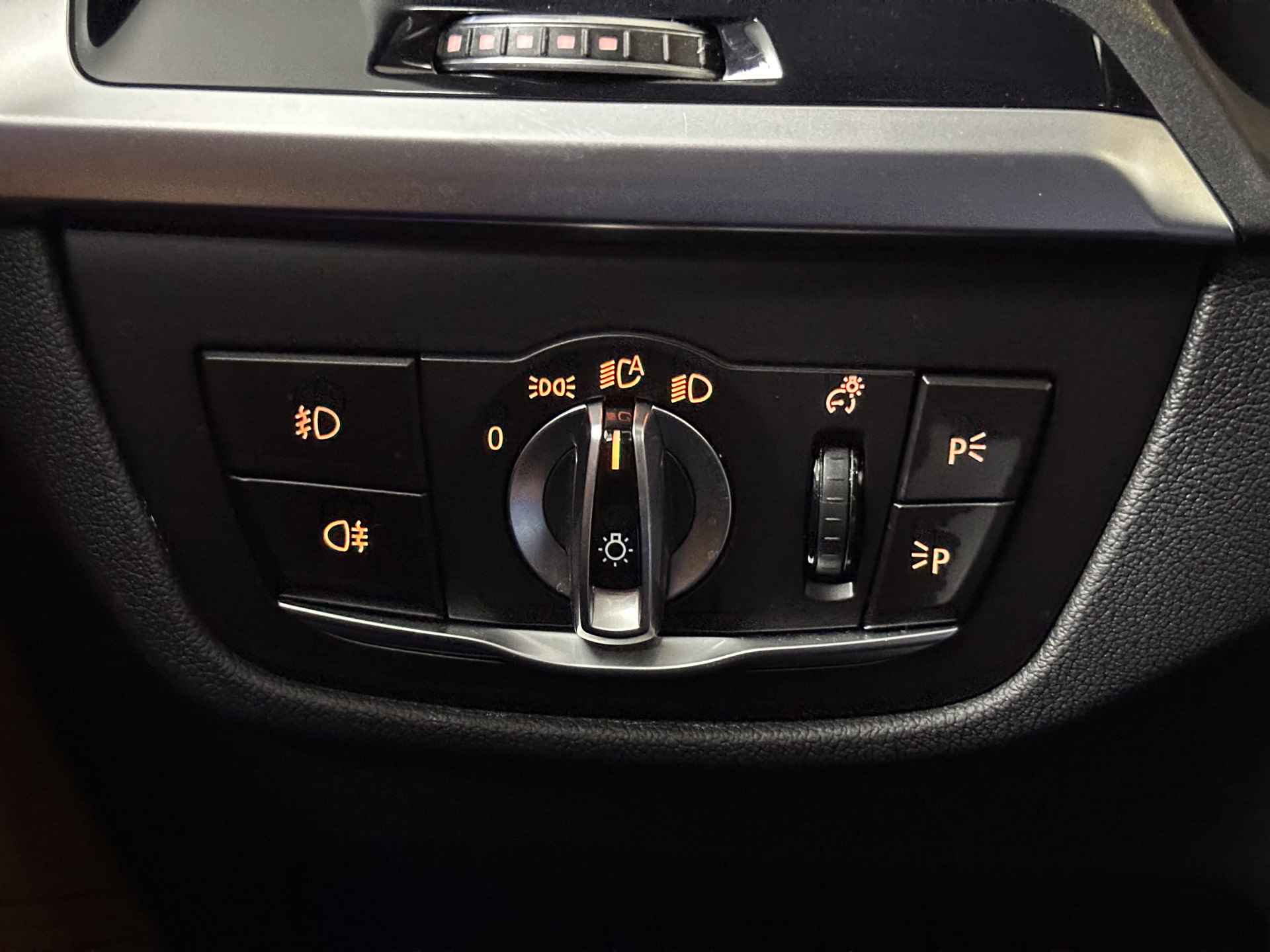 BMW X4 xDrive20i M-Sport | Panodak | Leder | Head-up Display | 21'' L.M | Camera | Led | Stoelverwarming | - 39/46