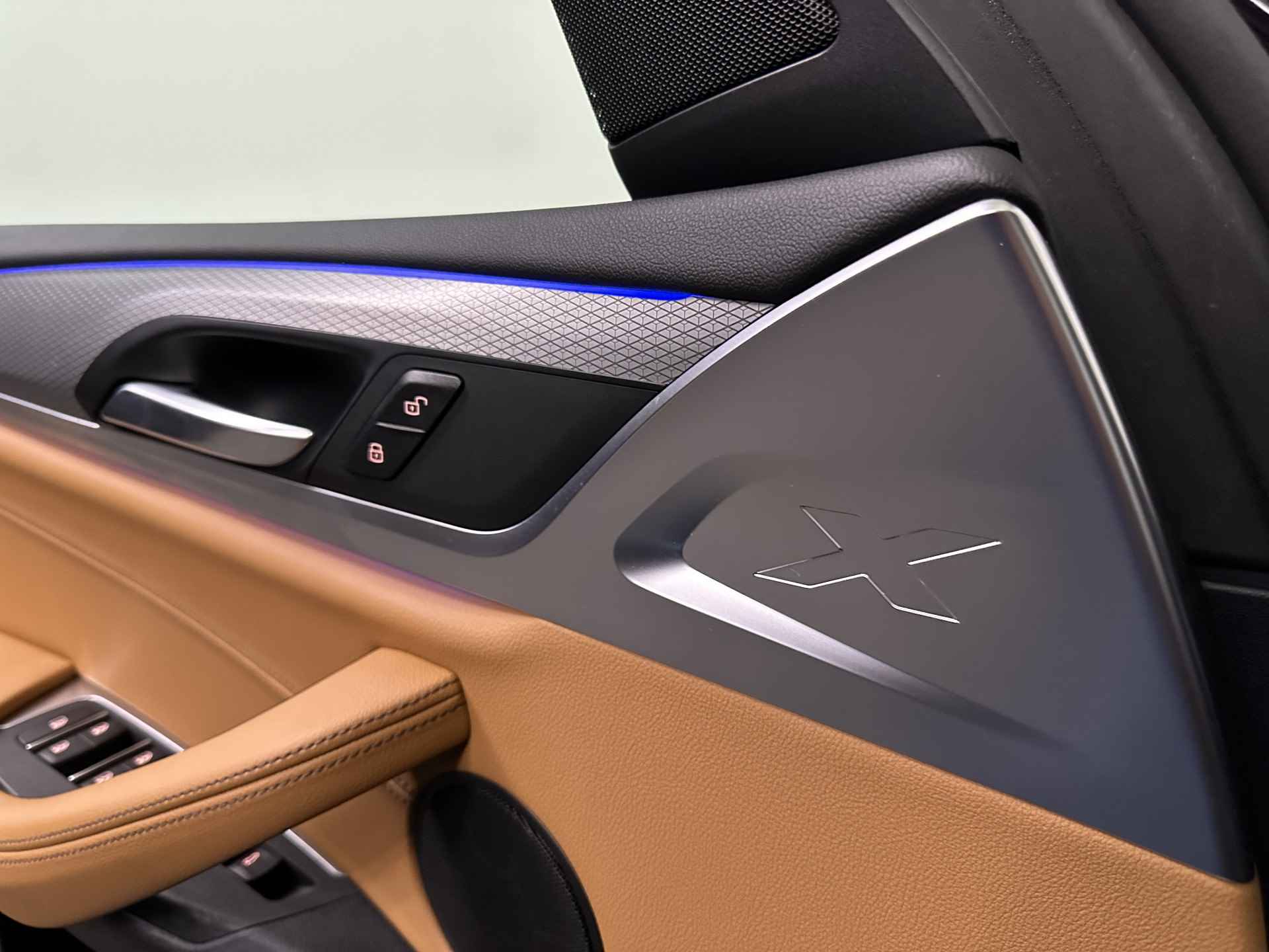 BMW X4 xDrive20i M-Sport | Panodak | Leder | Head-up Display | 21'' L.M | Camera | Led | Stoelverwarming | - 40/46