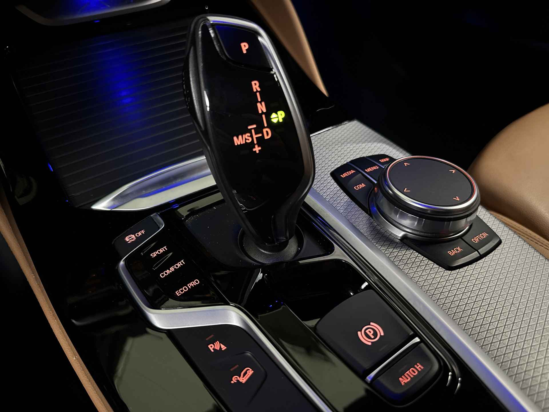 BMW X4 xDrive20i M-Sport | Panodak | Leder | Head-up Display | 21'' L.M | Camera | Led | Stoelverwarming | - 41/46