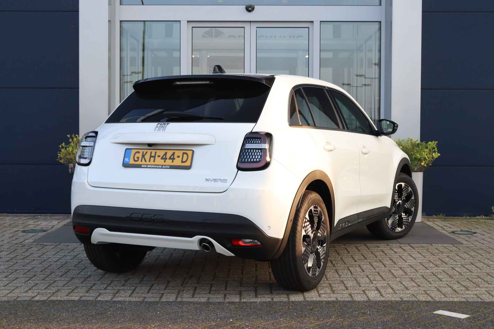 Fiat 600 1.2 Hybrid 100pk La Prima | Navigatie | Leder | Camera | PDC | Carplay | Keyless - 3/40