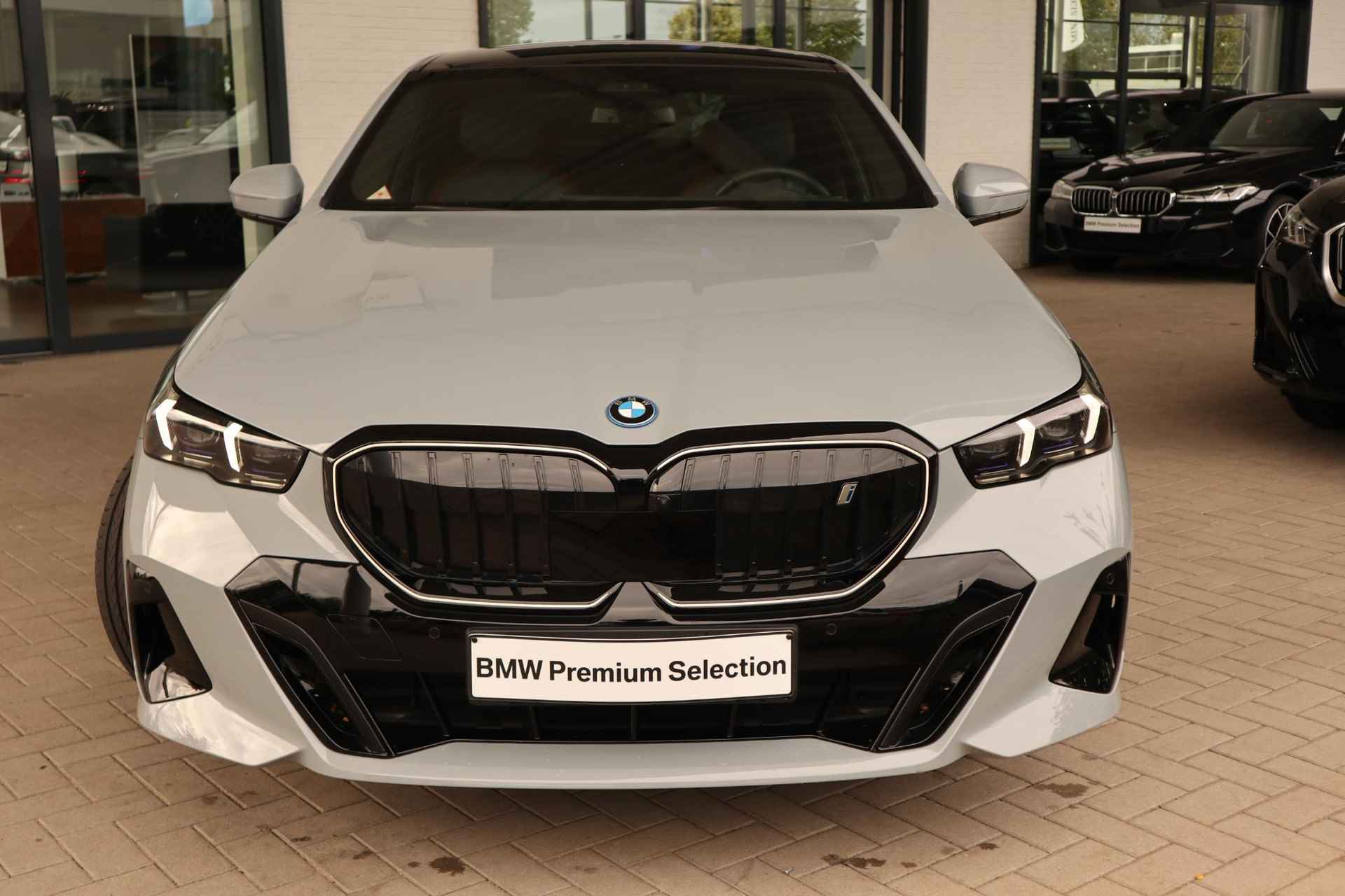 BMW i5 eDrive40 M Sportpakket | Innovation Pack | Comfort Pack | Harman Kardon - 3/42