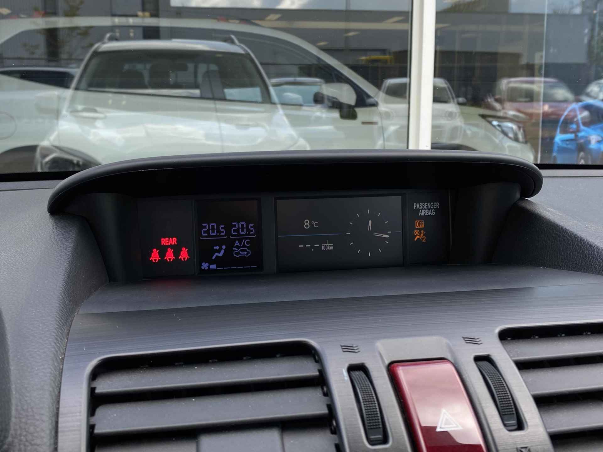 Subaru Forester 2.0 Luxury | Stoelverwarming voor | Cruise control | Achteruitrijcamera | Climate control | Bluetooth | Trekhaak | - 20/35