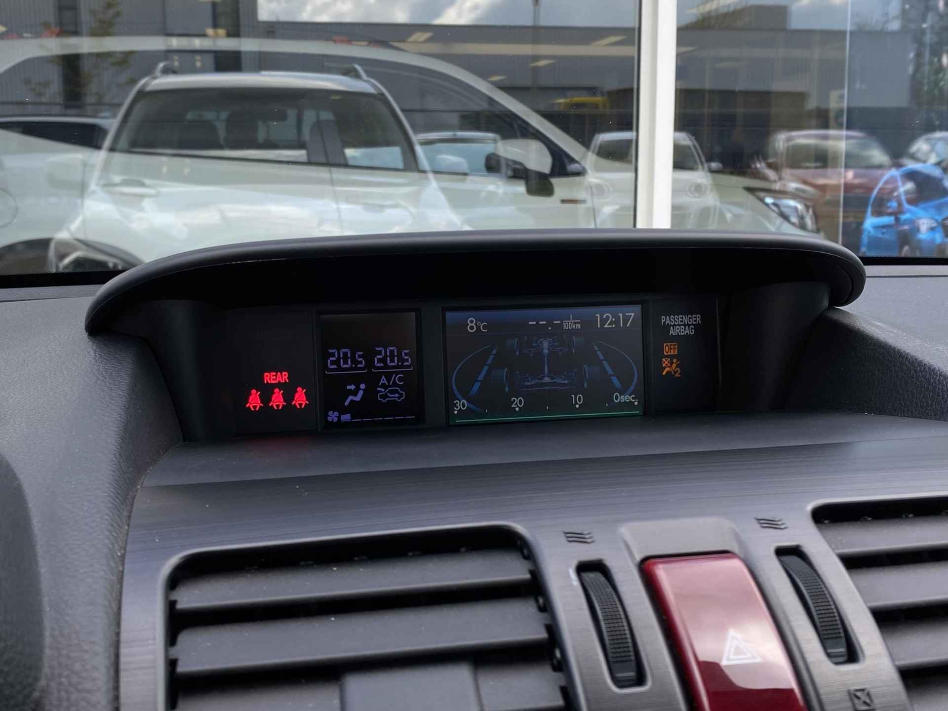 Subaru Forester 2.0 Luxury | Stoelverwarming voor | Cruise control | Achteruitrijcamera | Climate control | Bluetooth | Trekhaak | - 21/35