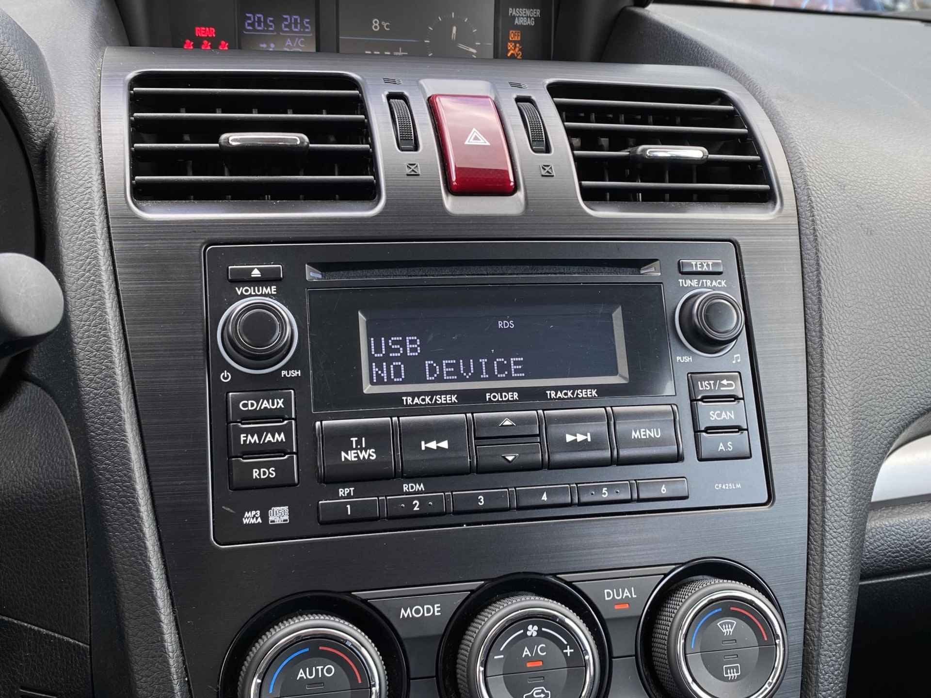 Subaru Forester 2.0 Luxury | Stoelverwarming voor | Cruise control | Achteruitrijcamera | Climate control | Bluetooth | Trekhaak | - 24/35