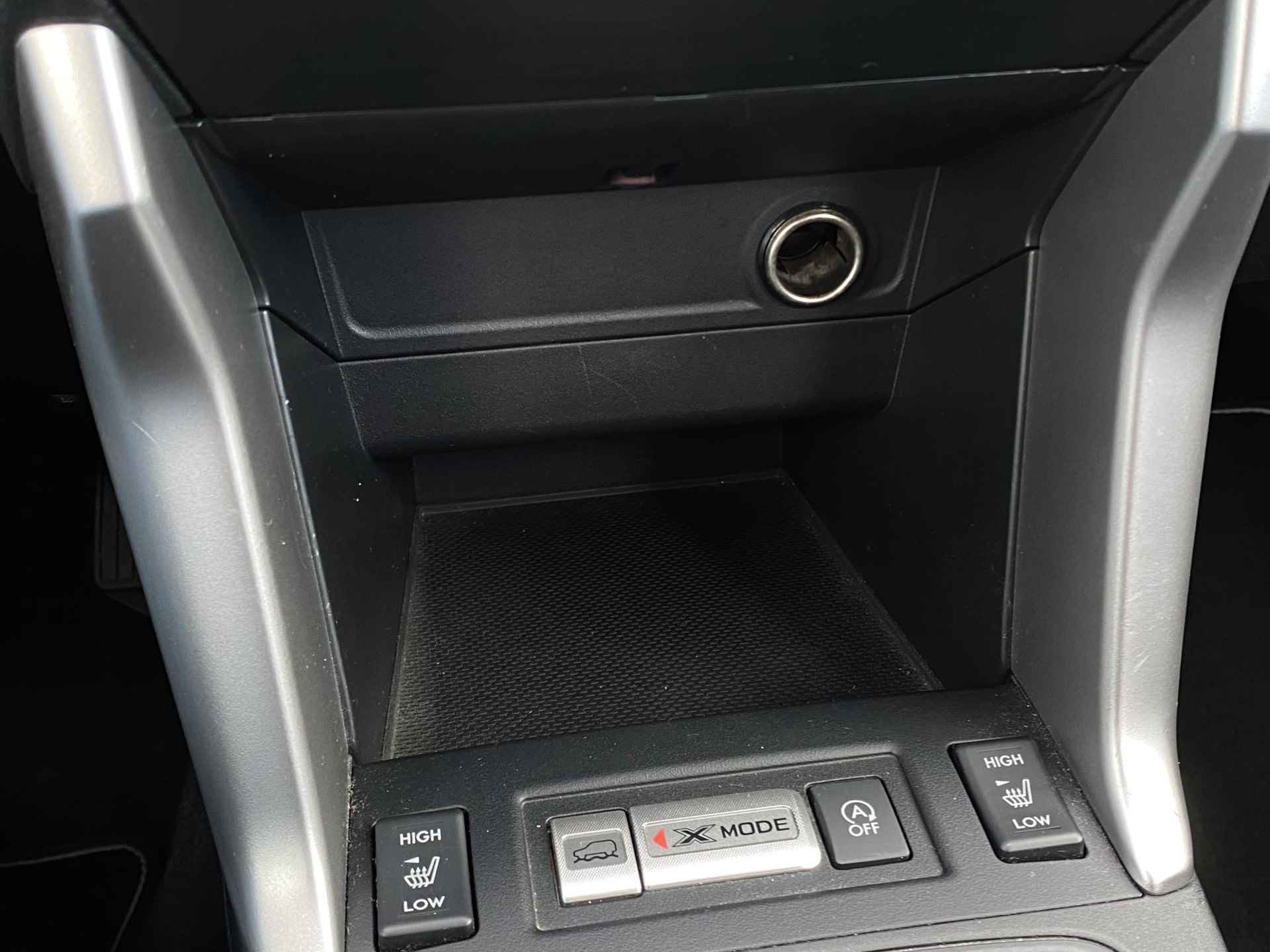 Subaru Forester 2.0 Luxury | Stoelverwarming voor | Cruise control | Achteruitrijcamera | Climate control | Bluetooth | Trekhaak | - 28/35