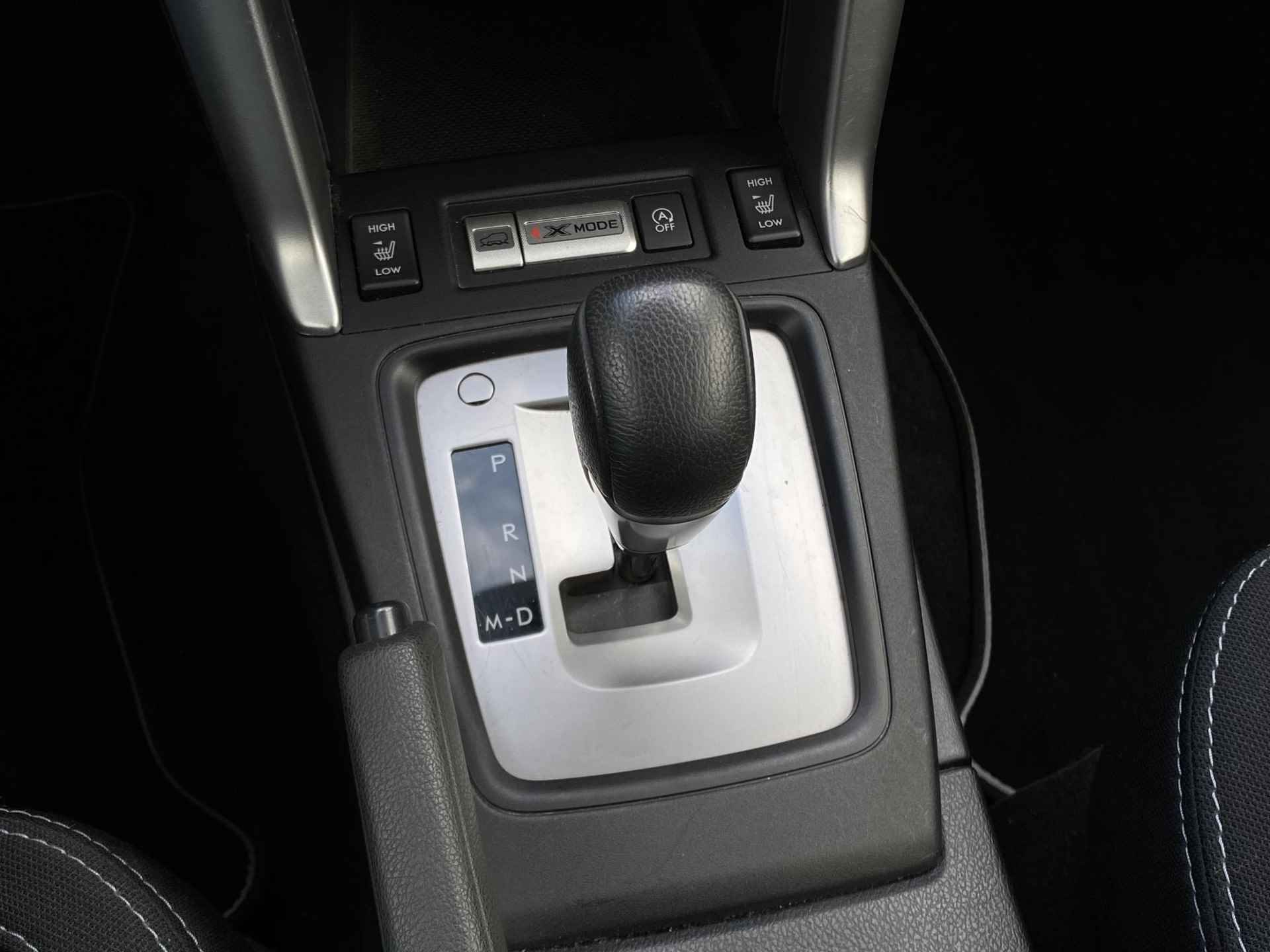 Subaru Forester 2.0 Luxury | Stoelverwarming voor | Cruise control | Achteruitrijcamera | Climate control | Bluetooth | Trekhaak | - 30/35