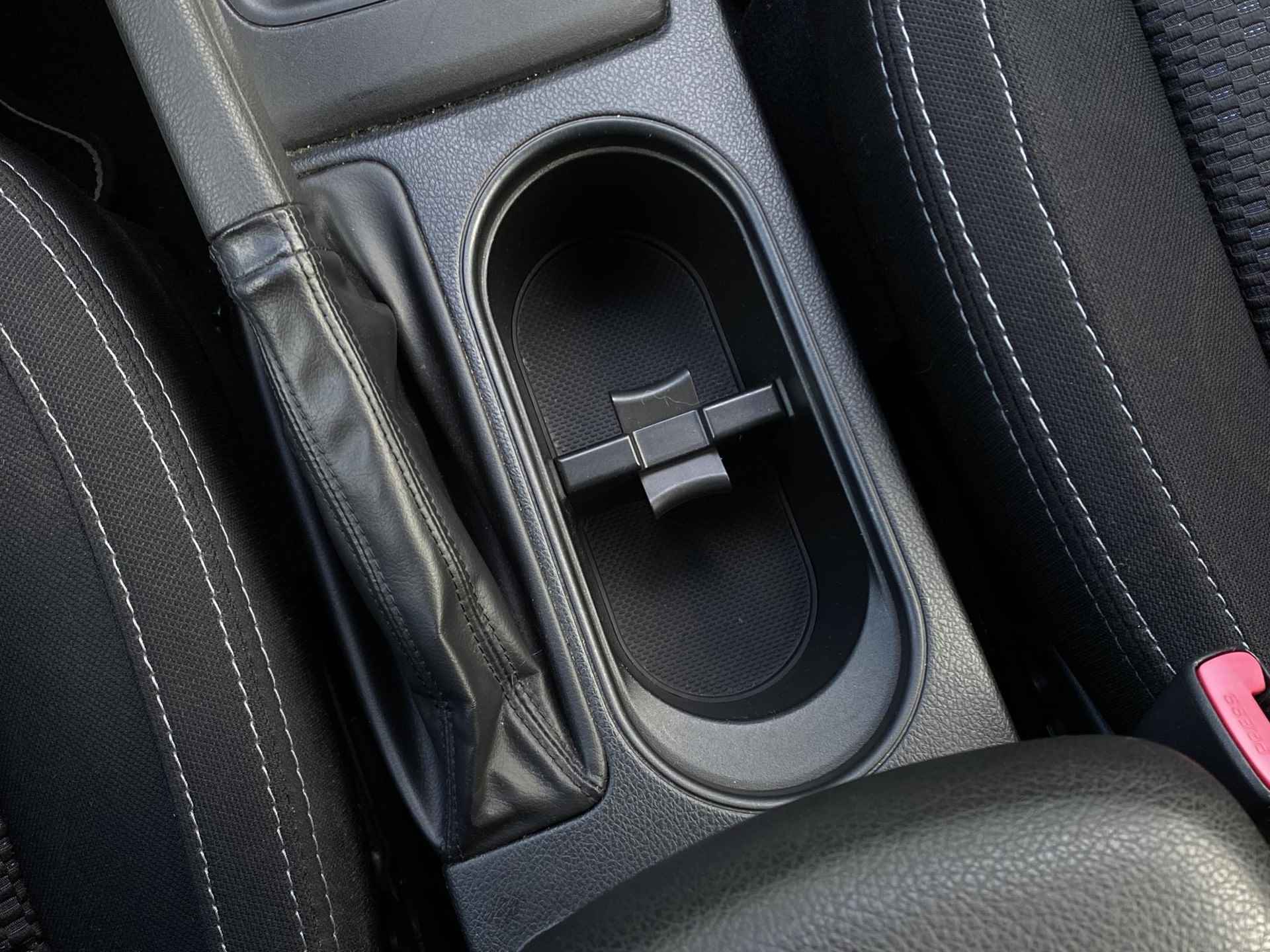 Subaru Forester 2.0 Luxury | Stoelverwarming voor | Cruise control | Achteruitrijcamera | Climate control | Bluetooth | Trekhaak | - 32/35