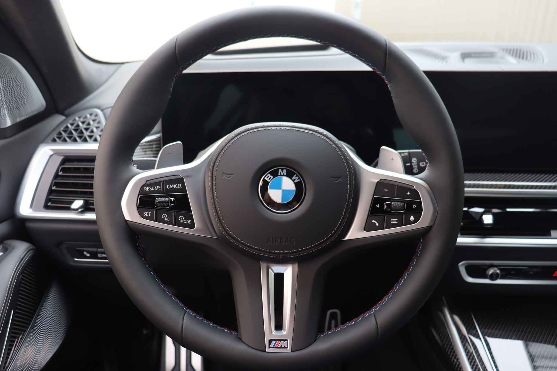 BMW X7 M60i xDrive High Executive Automaat / Panoramadak Sky Lounge / Trekhaak / Massagefunctie / Bowers & Wilkins / Parking Assistant Professional / Active Steering / Soft-Close - 12/27