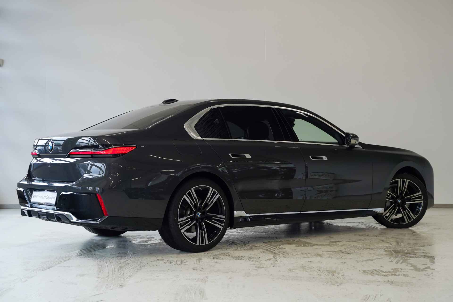 BMW 7 Serie 740d xDrive M Sportpakket Aut. - Verkocht! - 2/35