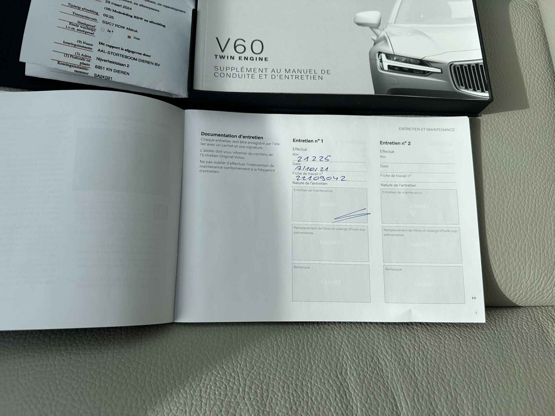 Volvo V60 2.0 T8 Twin Engine AWD Inscription | LED | Pano | Keyless | 360 camera | Apple Carplay | DAB+ | Adapt. Cruise - 36/91
