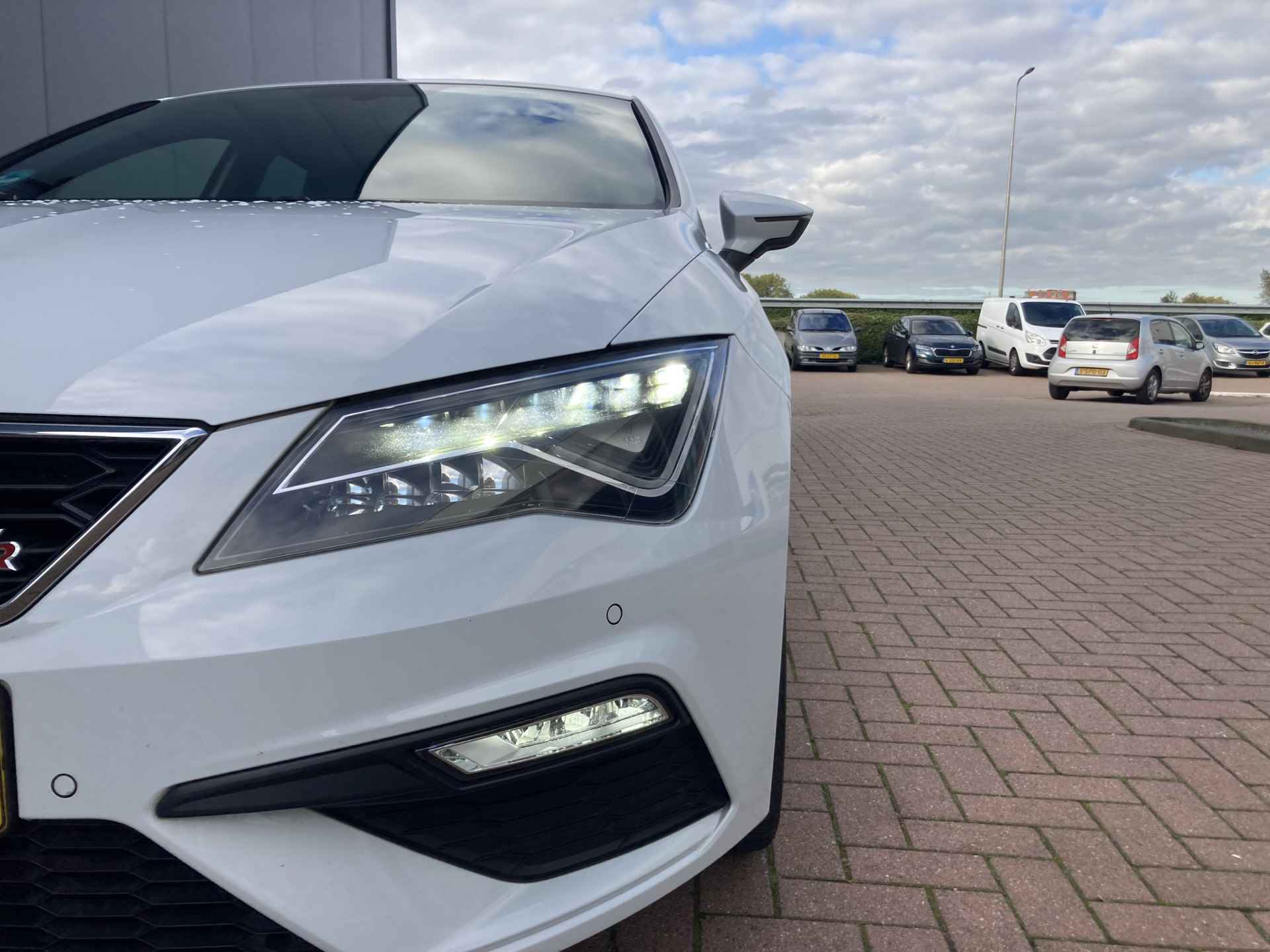 SEAT Leon 1.4 TSi 150pk FR KEYLESS/CAMERA/CARPLAY/18INCH/SPORTUITLAAT - 10/80