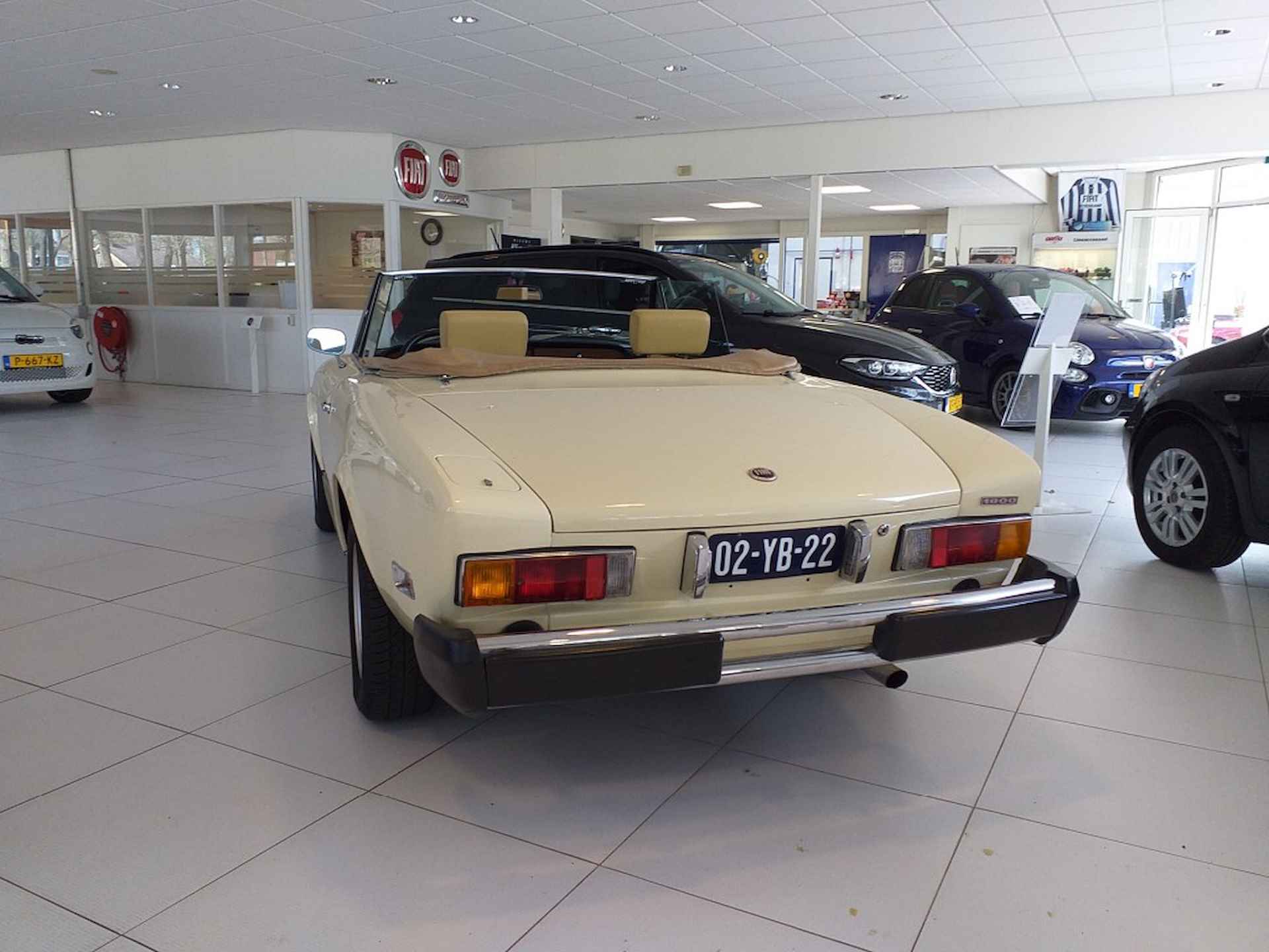 FIAT 124 Spider 1800 US - 5/16