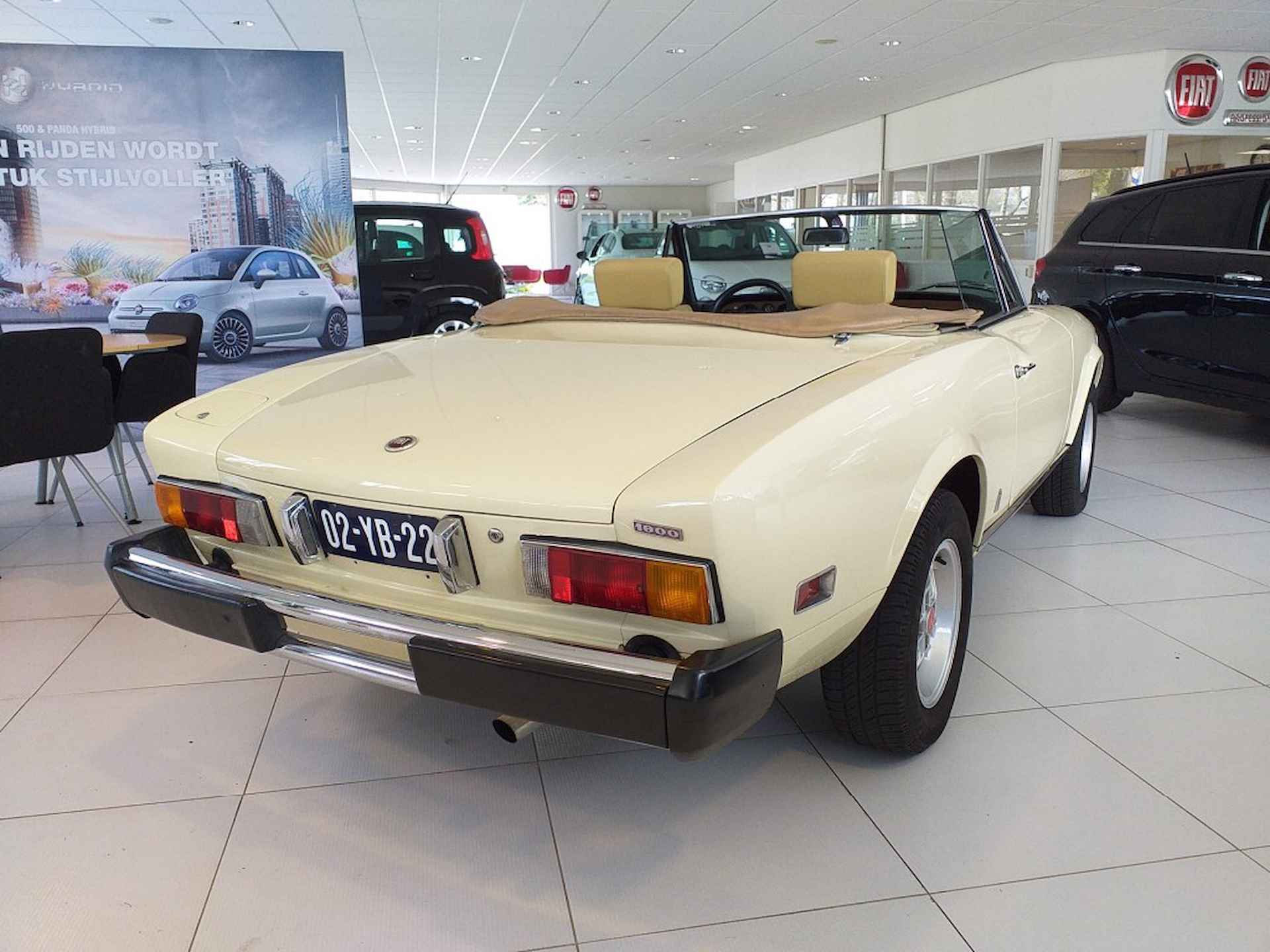 FIAT 124 Spider 1800 US - 6/16