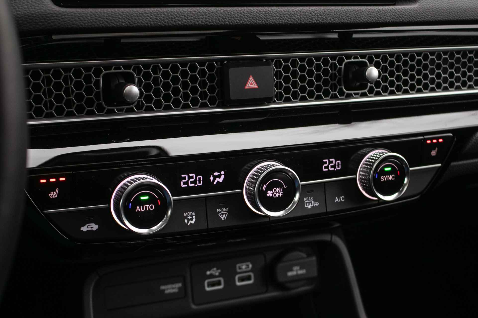 Honda Civic 2.0 e:HEV Advance - All-in rijklrprs | Honda Sensing | pano-schuif -k dak - 19/46