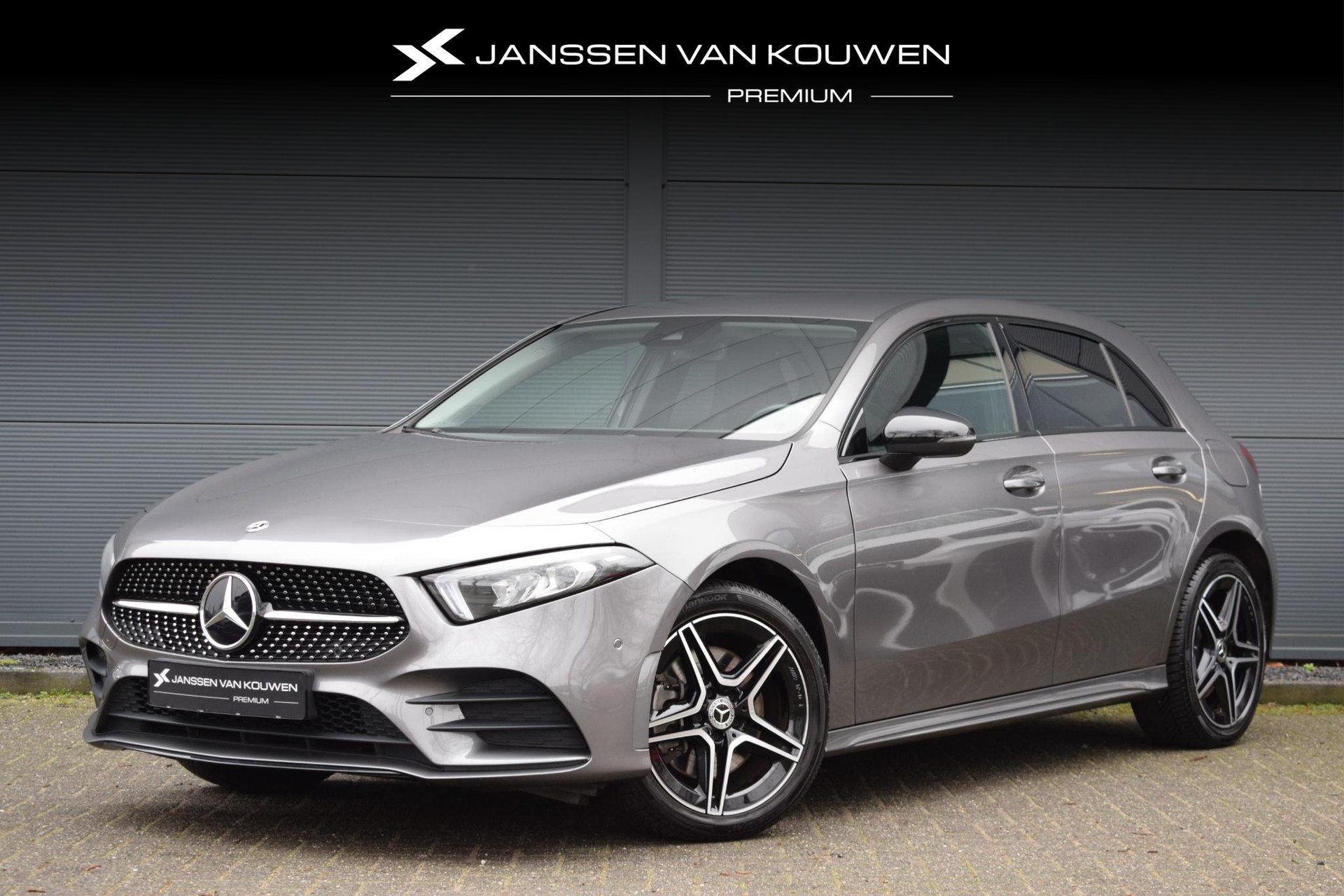 Mercedes-Benz A-klasse 250 e AMG Line / Widescreen / Navigatie / Stoelverwarming