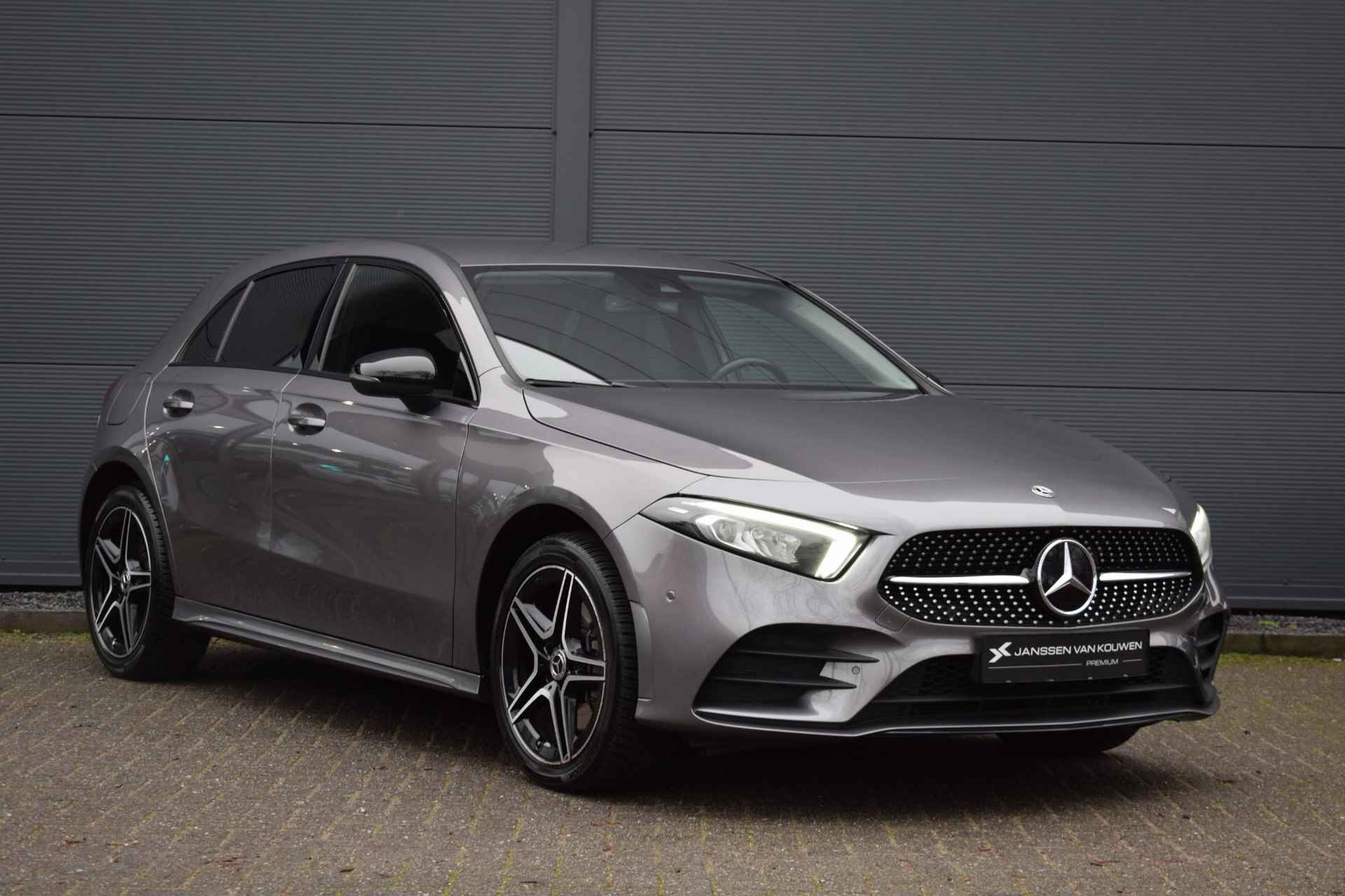 Mercedes-Benz A-klasse 250 e AMG Line / Widescreen / Navigatie / Stoelverwarming - 3/53