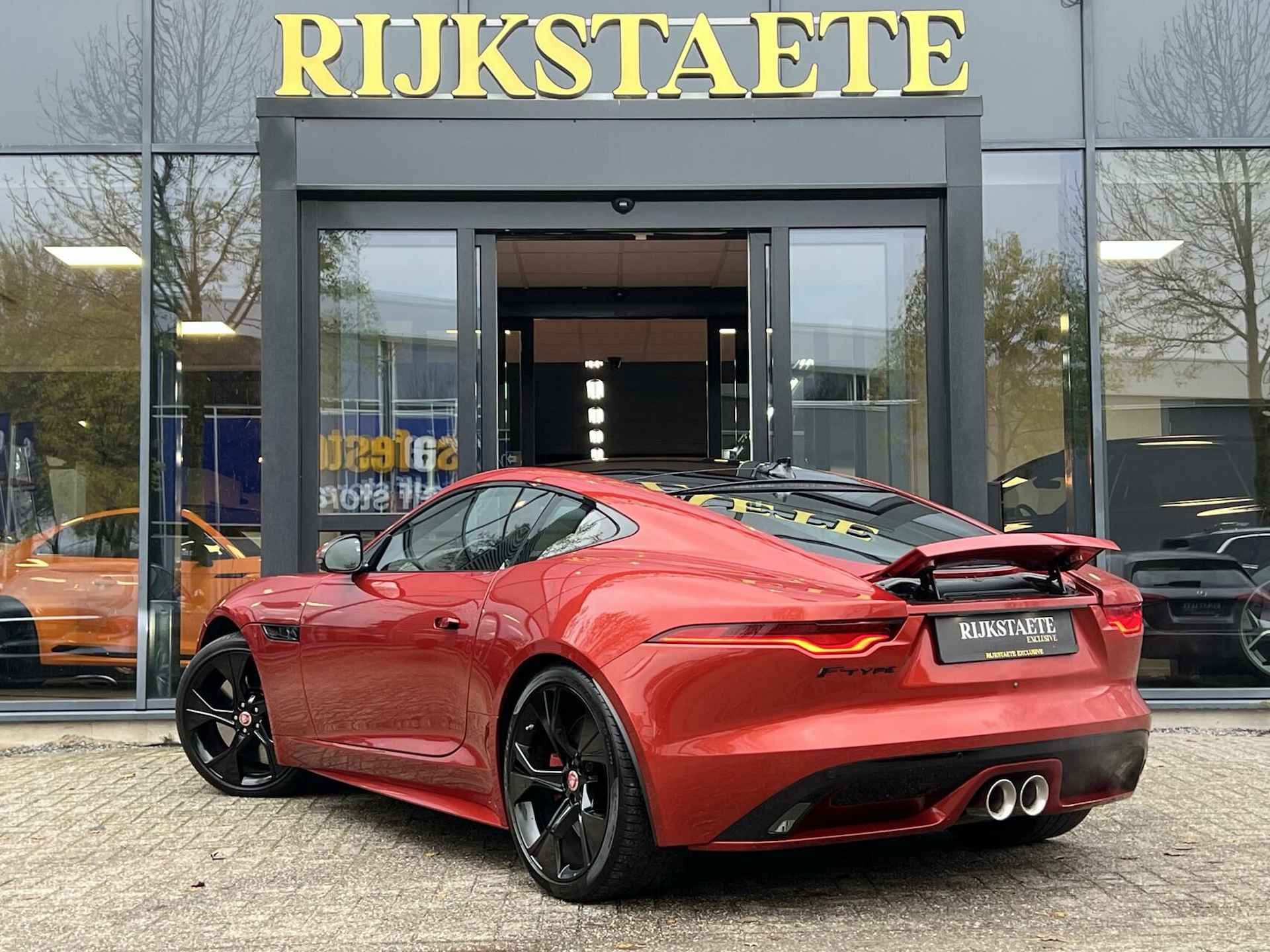 Jaguar F-type P380 R-Dynamic|PANO|MERIDIAN|ALCANTARA|20'' - 6/33