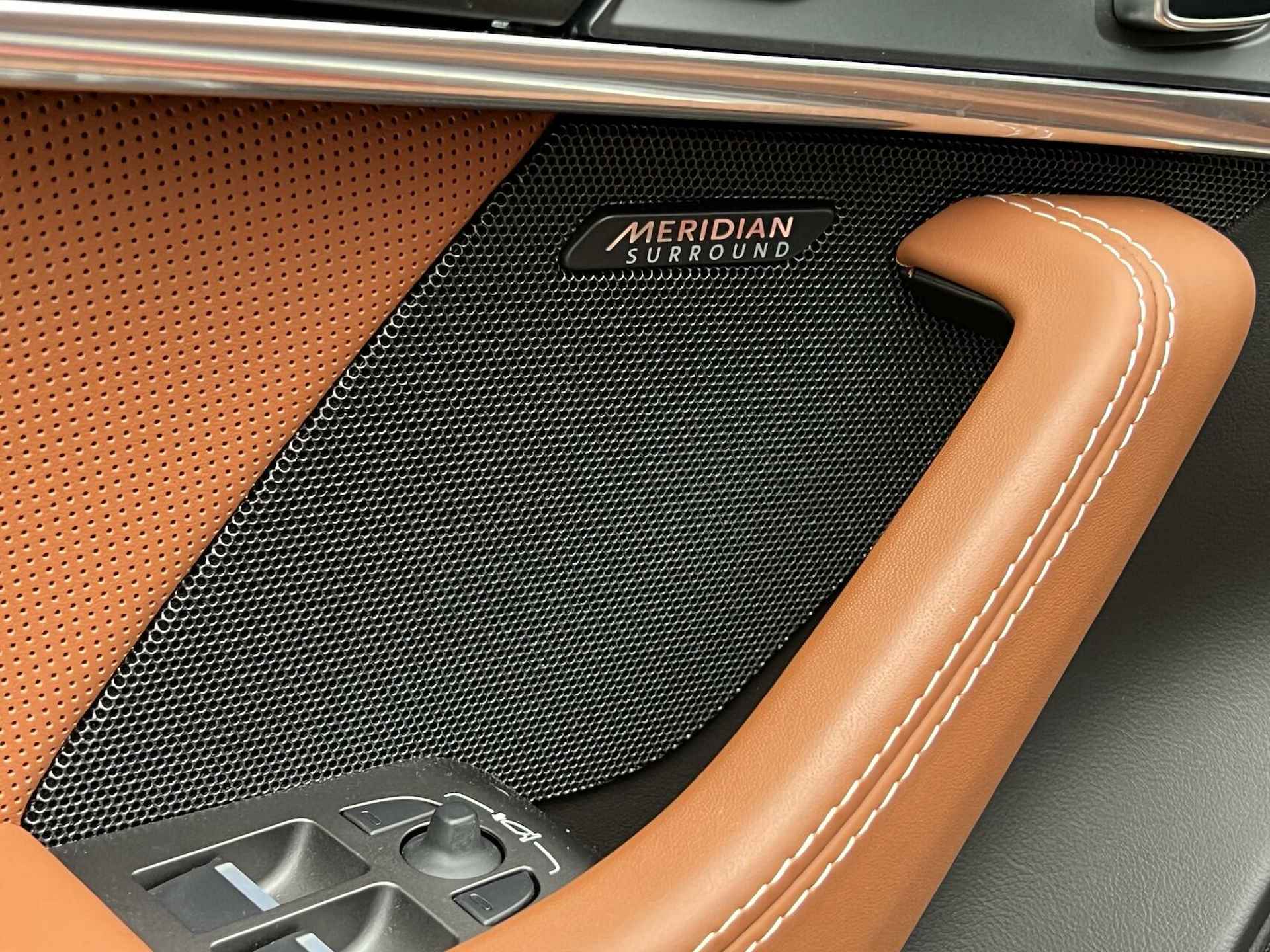 Jaguar F-type P380 R-Dynamic|PANO|MERIDIAN|ALCANTARA|20'' - 22/33