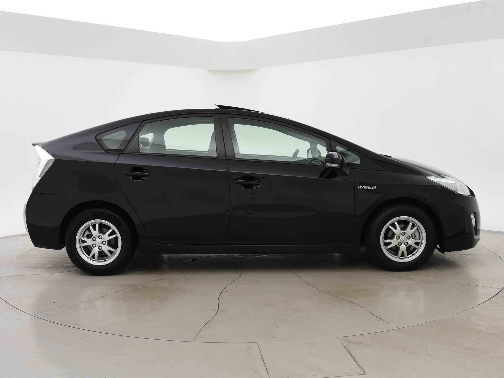 Toyota Prius 1.8 HYBRID AUT. SOLAR PANORAMA DAK *DEALER ONDERHOUDEN* - 13/28