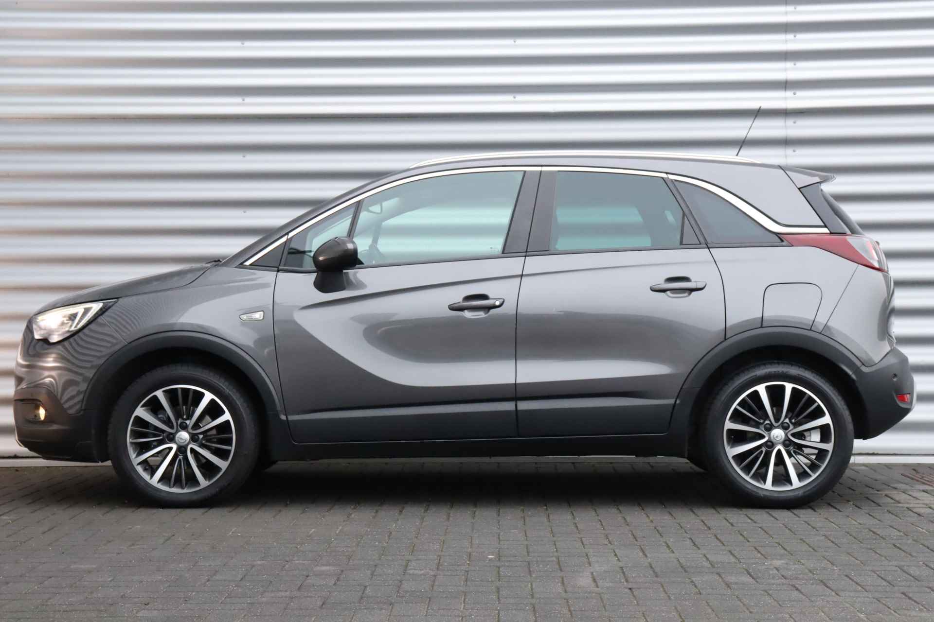 Opel Crossland X 1.2 TURBO 130PK INNOVATION+ AUTOMAAT / NAVI / LEDER / CLIMA / LED / PDC / 17" LMV / CAMERA / KEYLESS / BLUETOOTH / CRUISECONTROL - 2/42