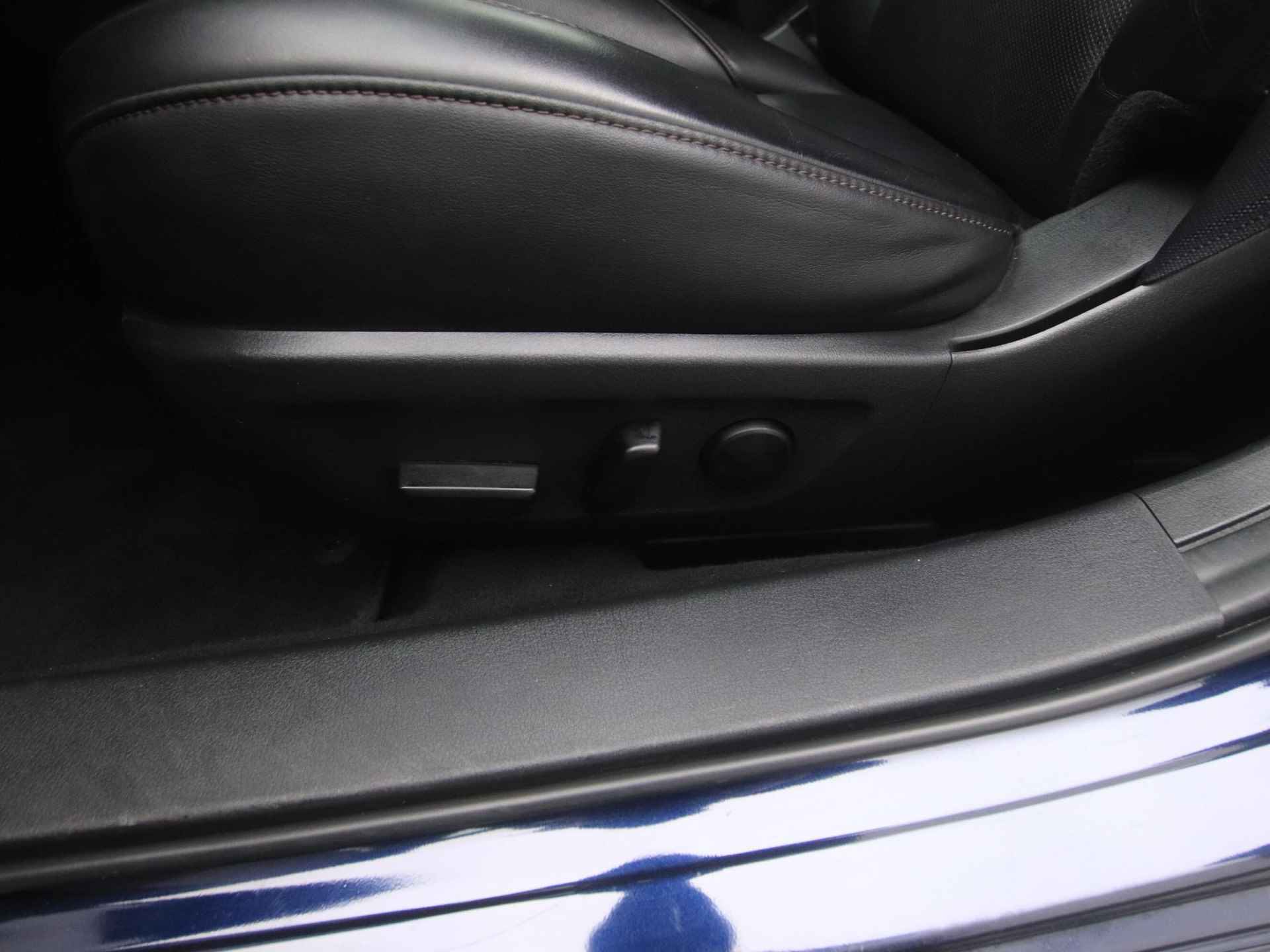Mazda 3 2.0 SkyActiv-X Comfort met Bose/Leer pakket : dealer onderhouden - 15/50