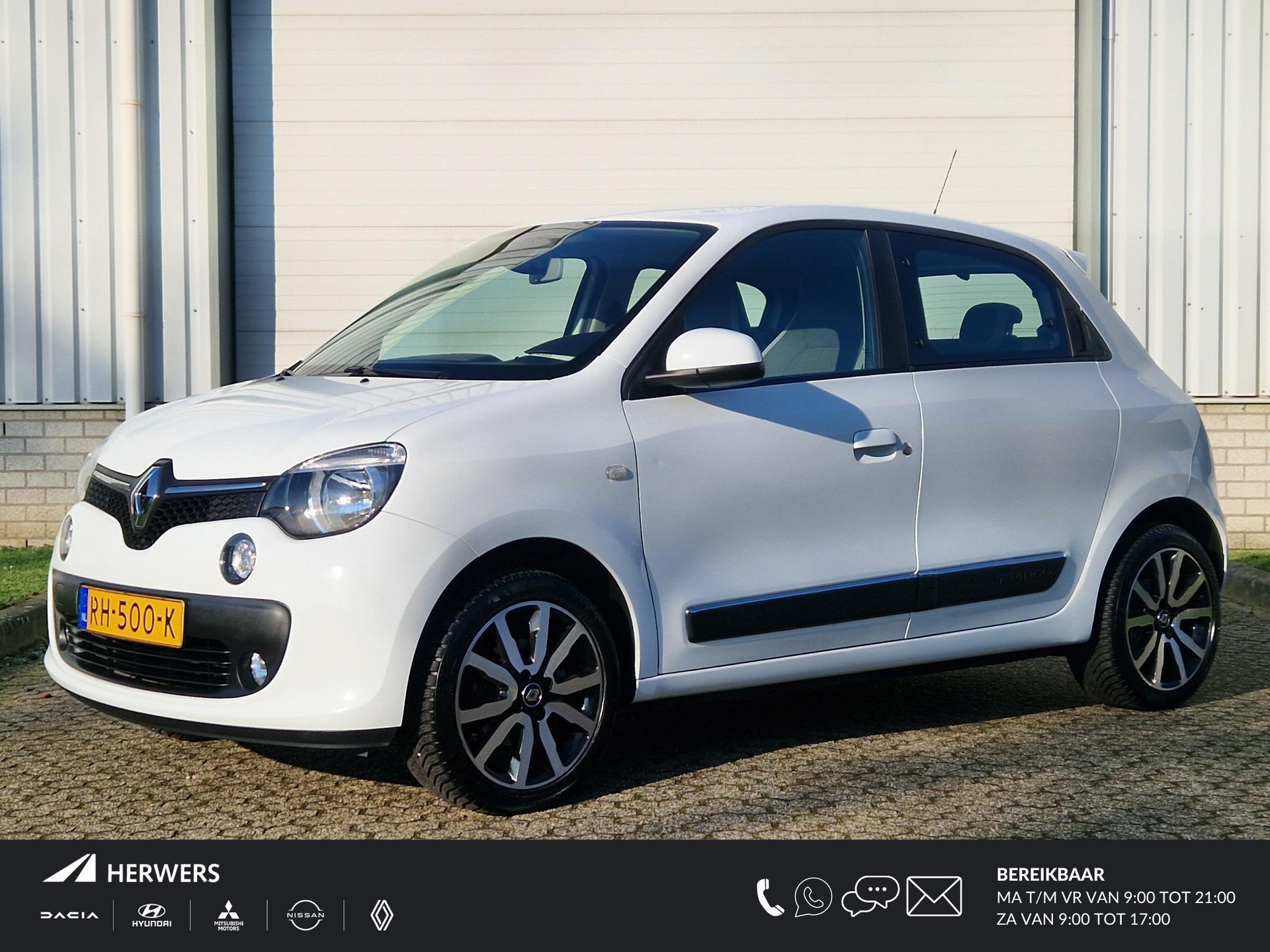 Renault Twingo 1.0 SCe Intens Automaat / Volledig Onderhouden / All Season Banden / Apple Carplay / Android Auto  / Navigatie / Achterruitrijcamera / 16" Lmv /