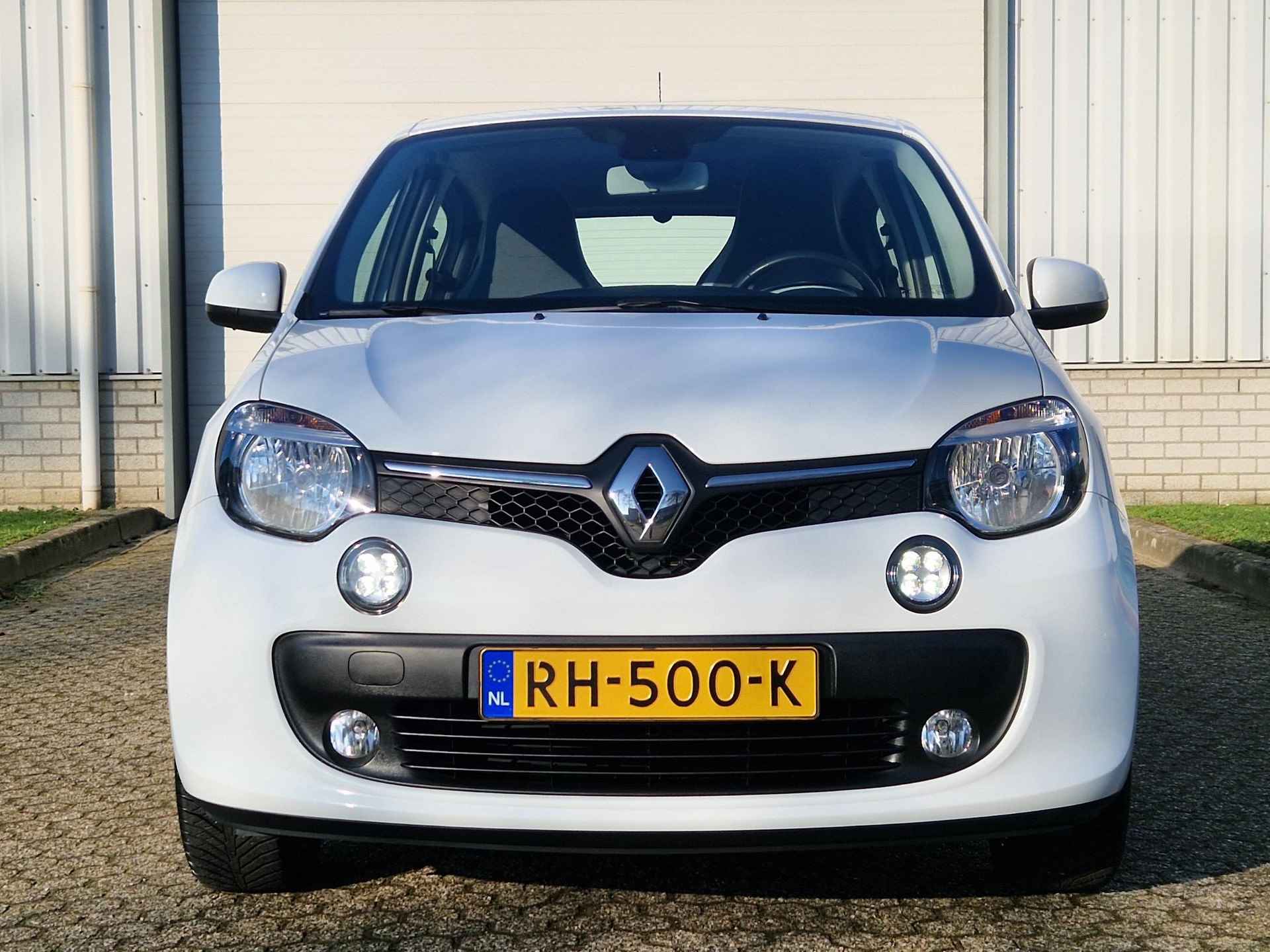 Renault Twingo 1.0 SCe Intens Automaat / Volledig Onderhouden / All Season Banden / Apple Carplay / Android Auto  / Navigatie / Achterruitrijcamera / 16" Lmv / - 25/35