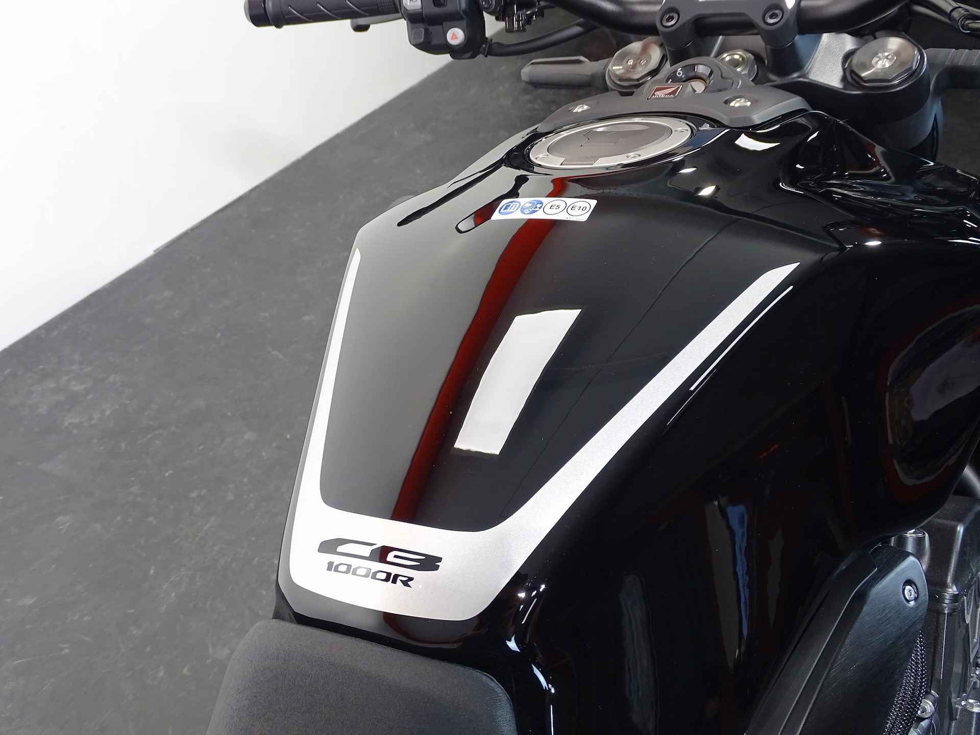 Honda CB 1000 R+ ABS - 7/12