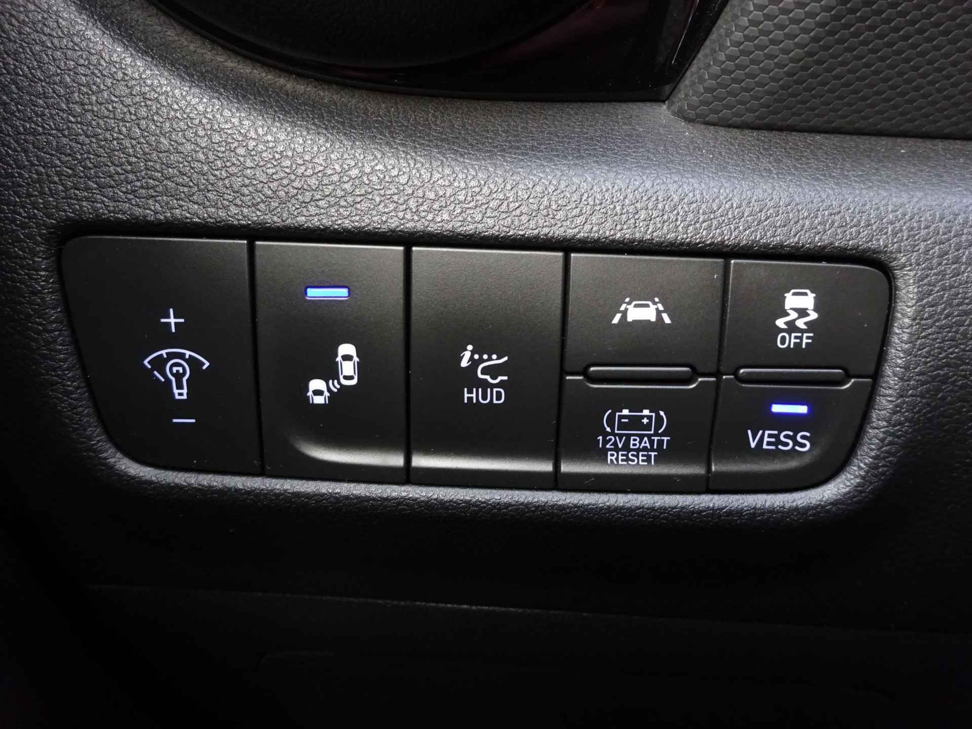 Hyundai Kona 1.6 GDI Automaat DCT HEV Premium || Navigatie | Adaptieve cruisecontrol | Two-tone 18''Lmv |Hybride || - 30/38