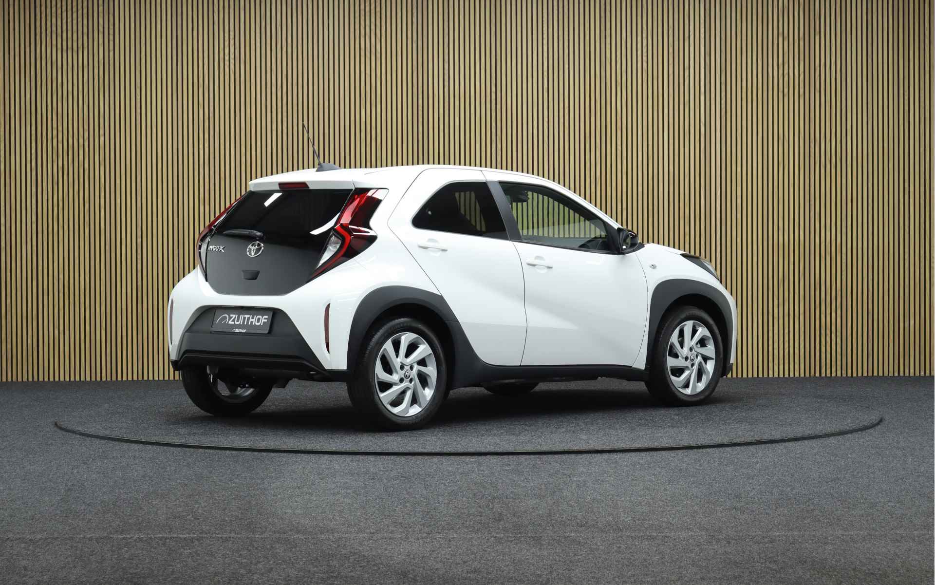 Toyota Aygo X 1.0 VVT-i S-CVT Automaat Pulse Facelift | Direct Leverbaar | Clima | Maps Navigatie | Full led | Winterpakket - 3/33