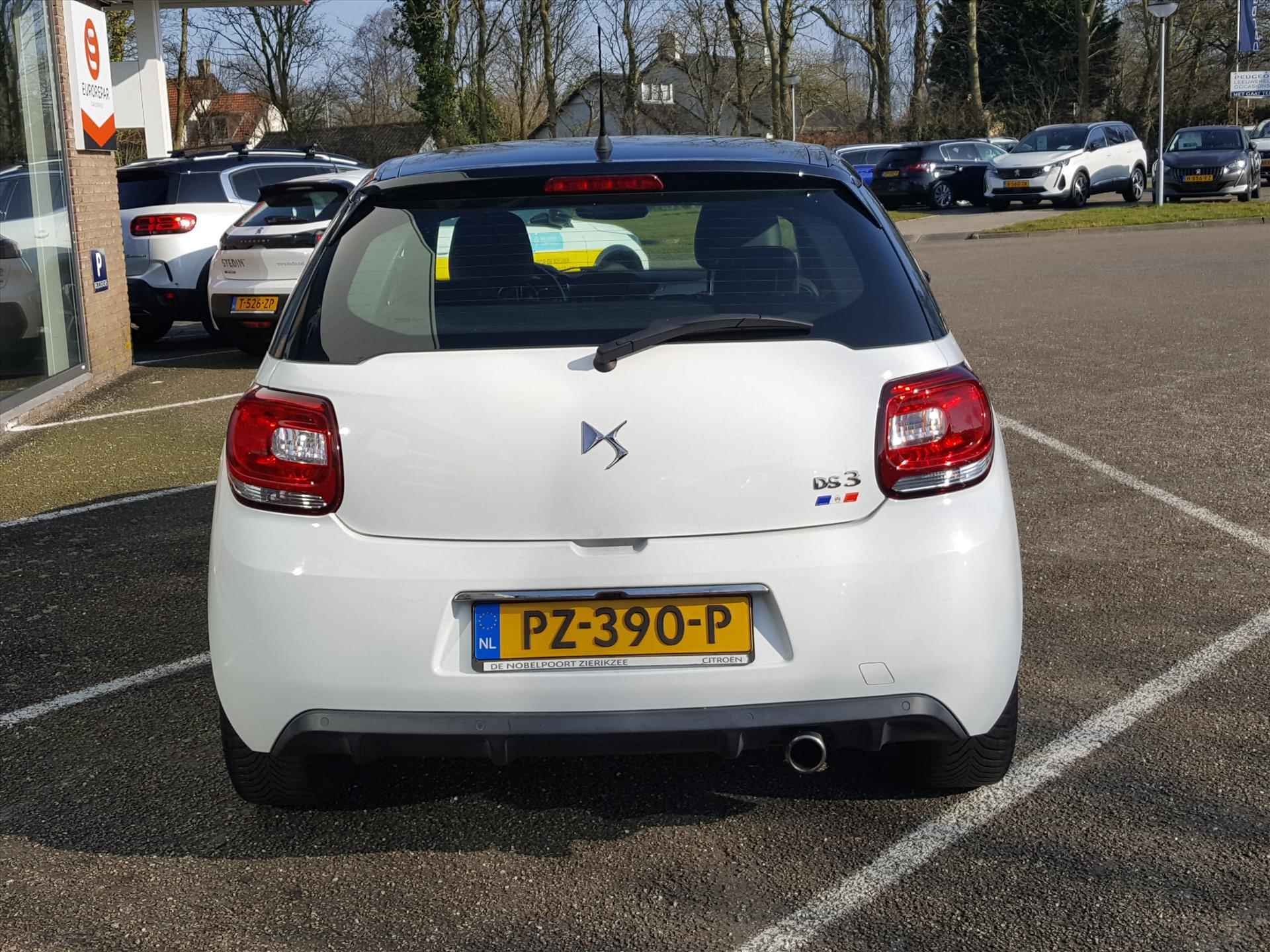 Ds Ds 3 SO SHIC 1.2 PureTech-110pk Navigatie | Cruise & Climate control | Achteruitrijcamera | Parkeersensoren | Bluetooth | LM-velgen | Zwart dak - 5/43