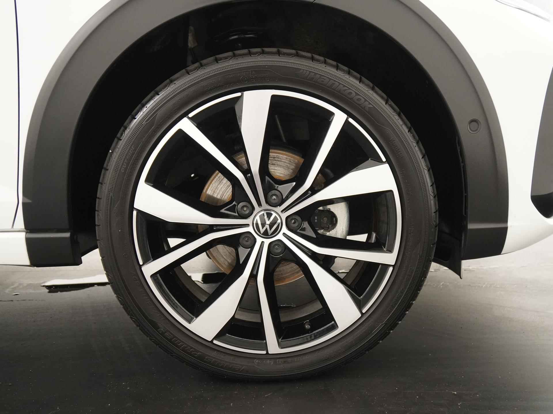 Volkswagen Taigo 1.5 TSI R-Line | Camera | Trekhaak | IQ.LIGHT | Carplay |  Zondag Open! - 27/35