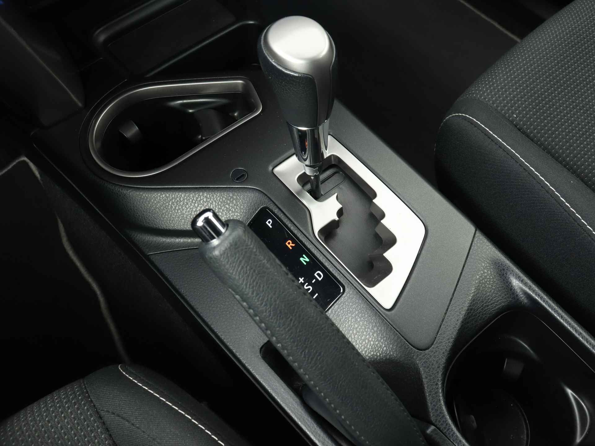 Toyota RAV4 2.5 Hybrid Black Edition Limited | Parkeersensoren voor & achter | Achteruitrijcamera | Navigatie | - 11/40