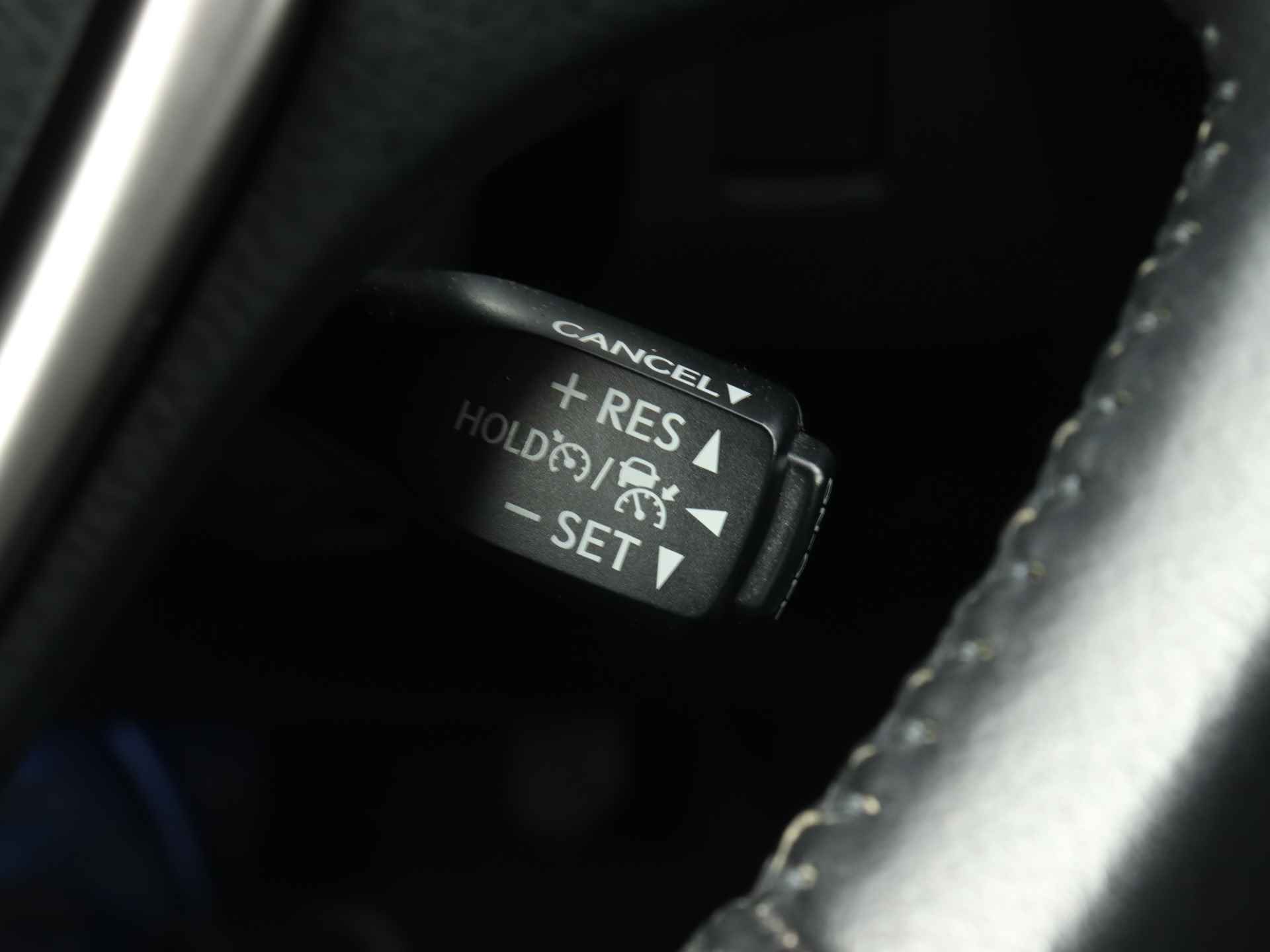 Toyota RAV4 2.5 Hybrid Black Edition Limited | Parkeersensoren voor & achter | Achteruitrijcamera | Navigatie | - 22/40