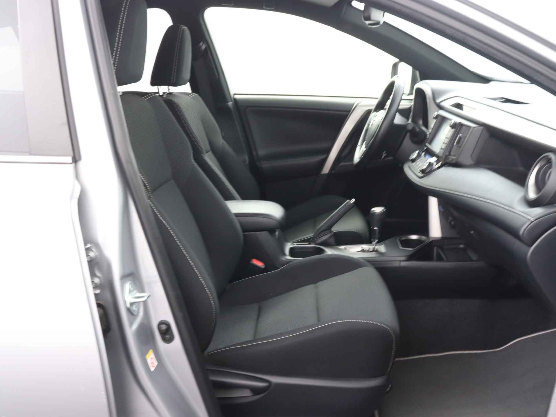 Toyota RAV4 2.5 Hybrid Black Edition Limited | Parkeersensoren voor & achter | Achteruitrijcamera | Navigatie | - 26/40