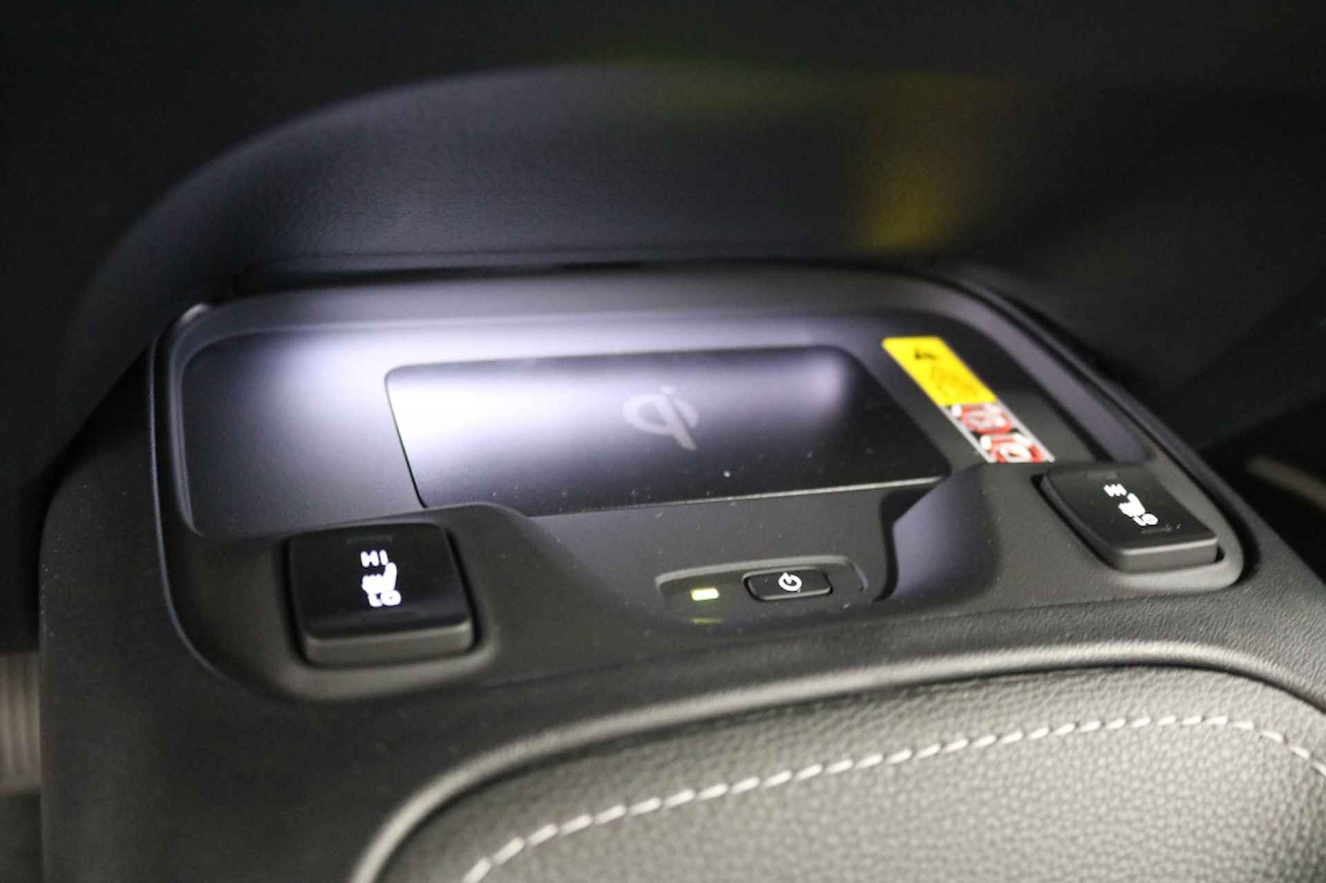 Toyota Corolla 2.0 HP Hybride First Edition | Snel leverbaar! - 22/36