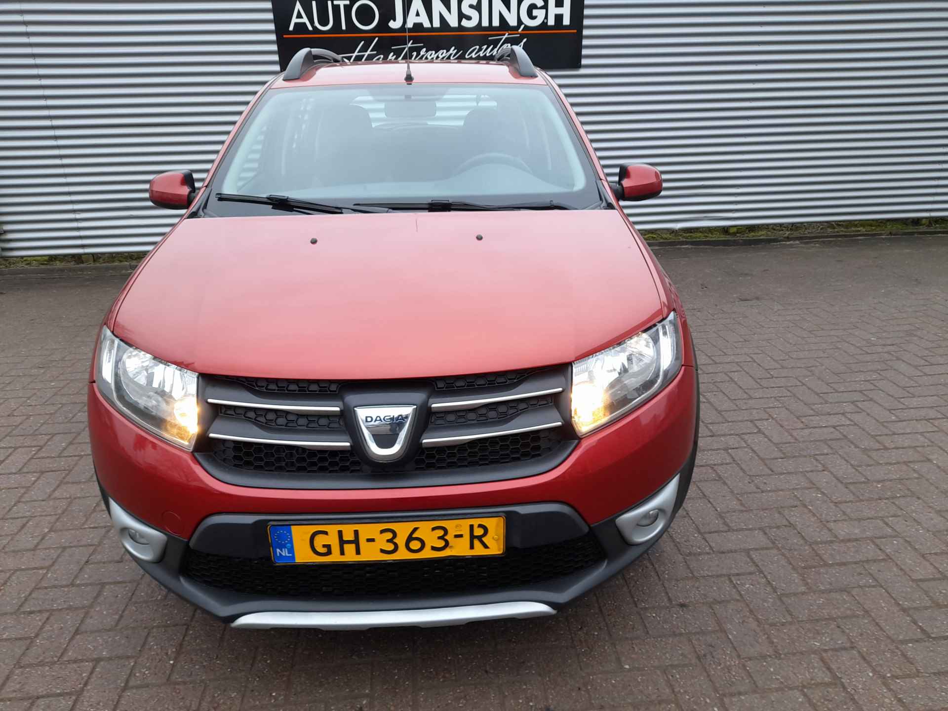 Dacia Sandero 0.9 TCe Stepway Lauréate | Airco | Cruise control | Trekhaak | Ndl auto | Navigatie | PDC achter | RIJKLAARPRIJS INCL 12 MAANDEN GARANTIE EN BEURT - 7/25