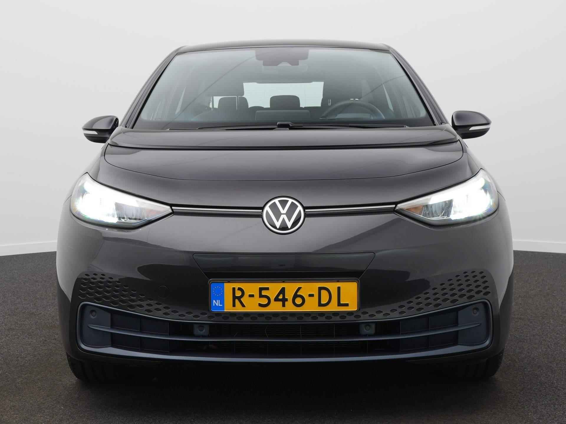 Volkswagen ID.3 Pure 45 kWh Navigatie / Camera / Ecc / L.M. Velgen 19 Inch - 2/50