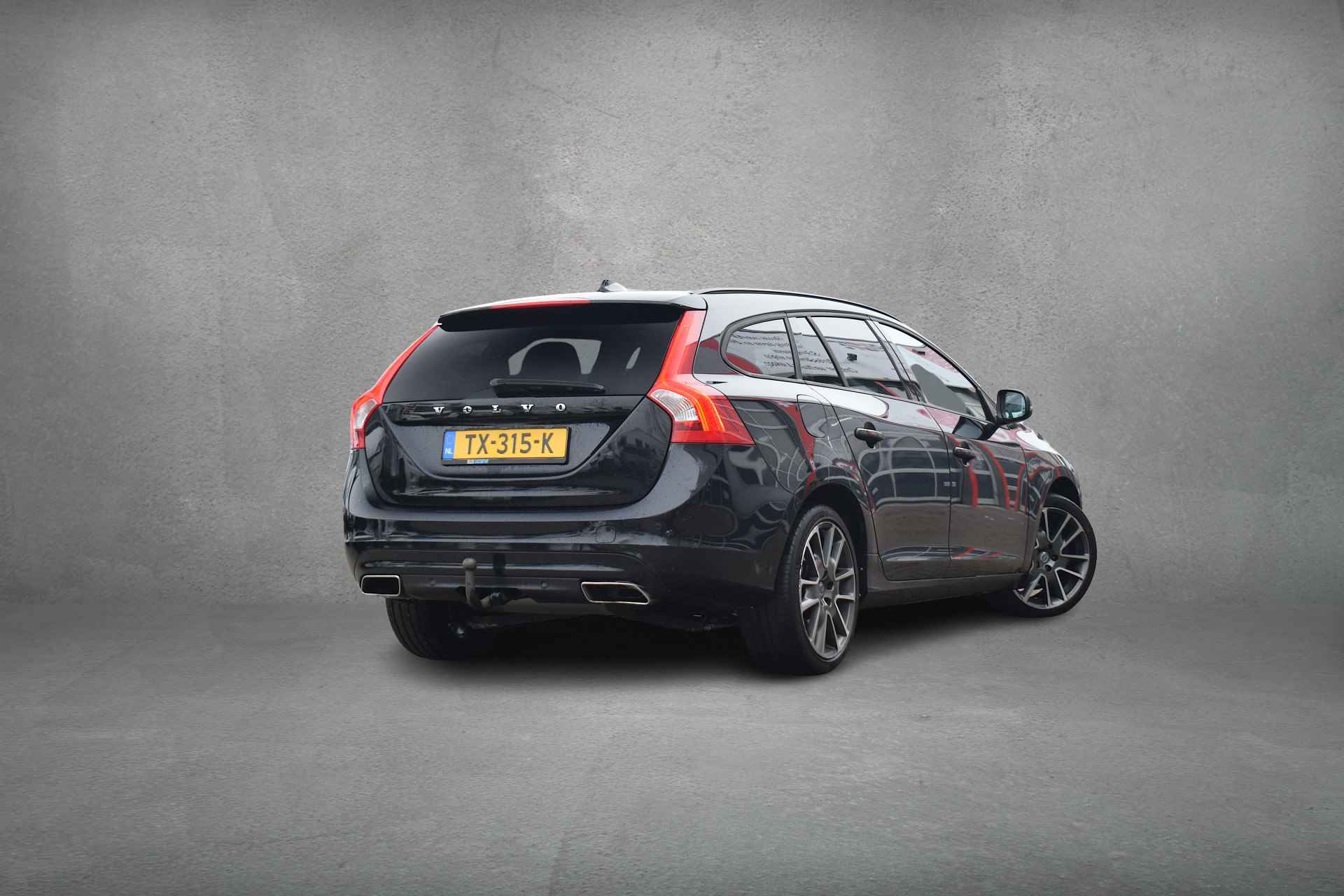 Volvo V60 2.0 D4 Summum | 181 pk | Trekhaak | Leer | Stoelverwarming - 4/11